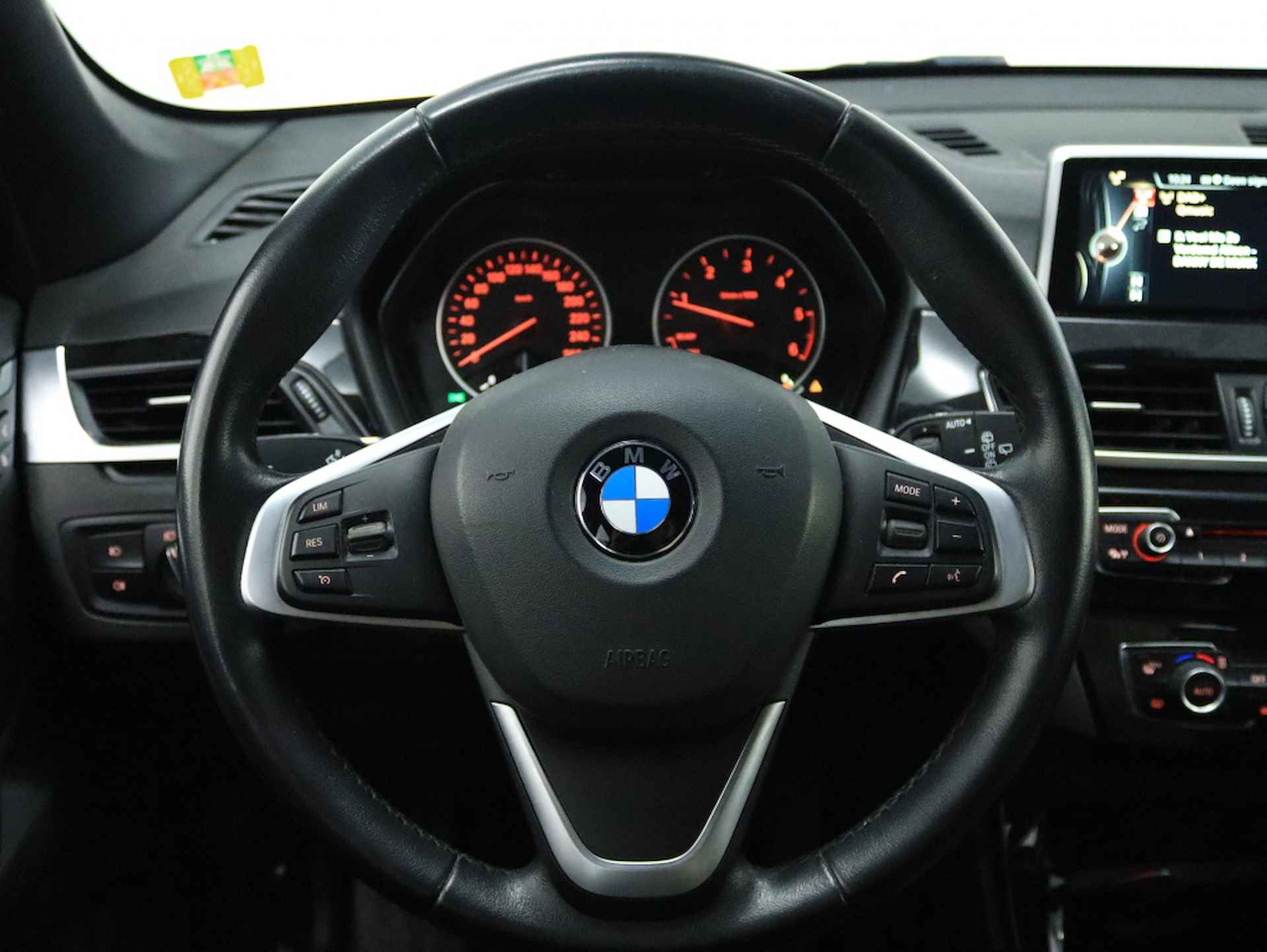 Bmw X1 sDrive18d Essential | Navigatie | Head-up Display | Cruise contr - 30/52