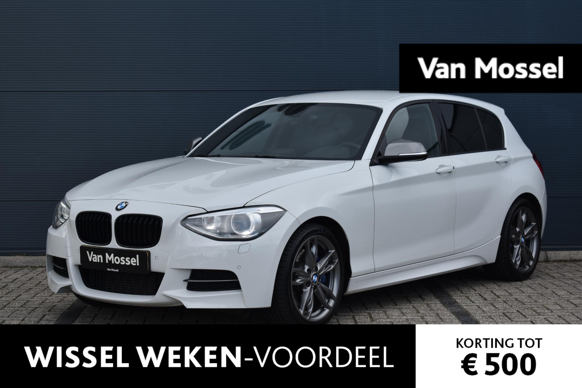 BMW 1-serie M135i xDrive High Executive 320pk | Harman & Kardon | Navigatie | Stoelverwarming | Leder | Parkersensoren Voor & Achter