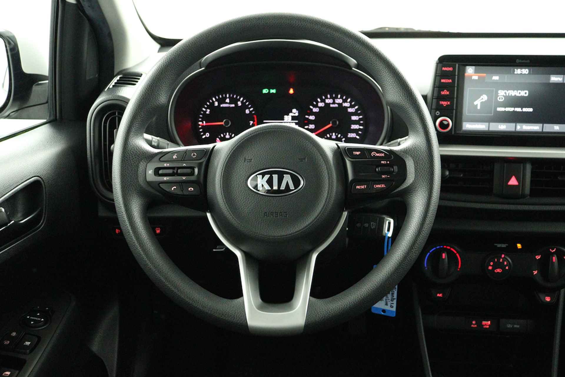 Kia Picanto 1.0 MPI COMFORTPLUSLINE 4Z AC/CRUISE/APPLE.CARPLAY/CAMERA/LICHT.SENS - 24/43