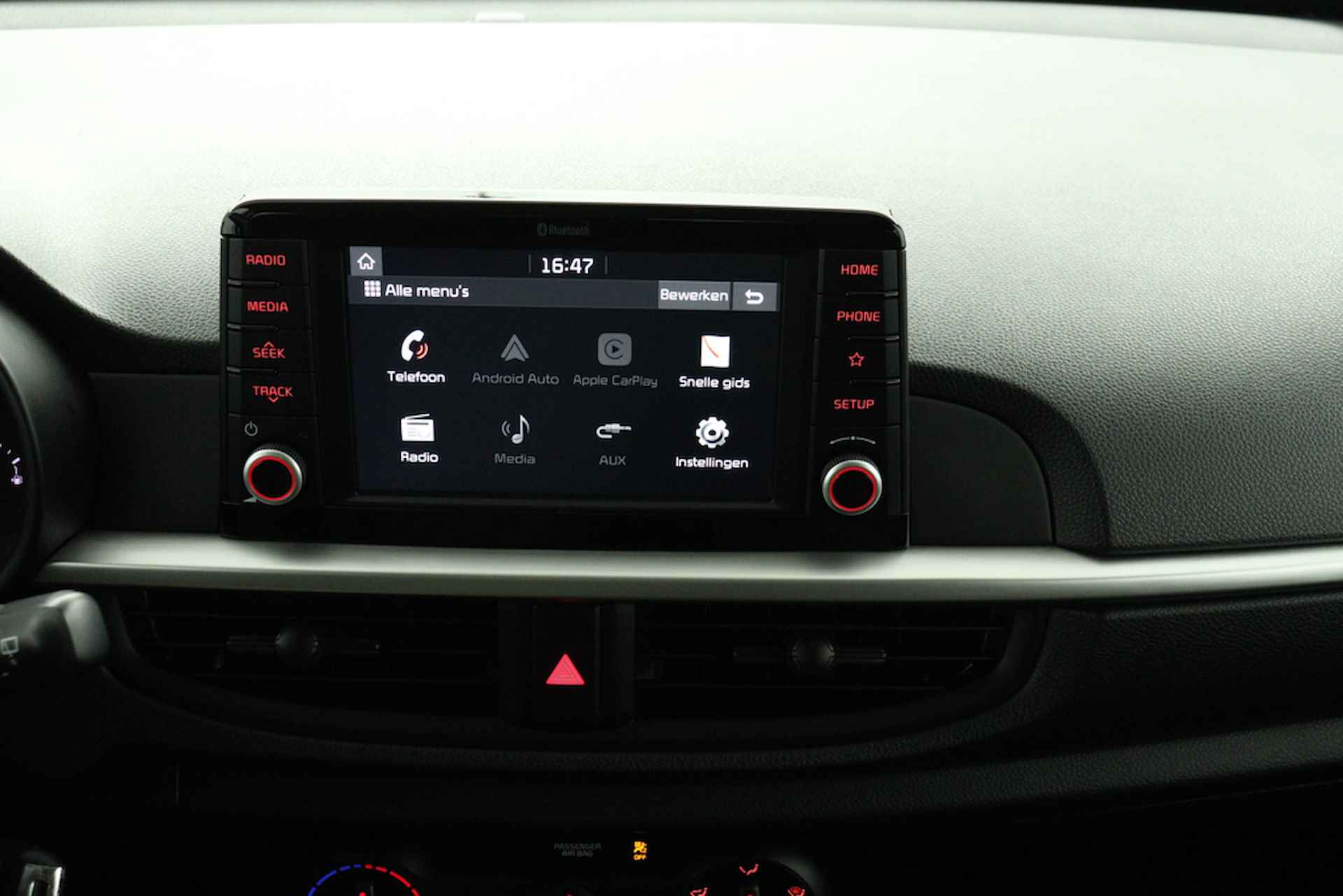 Kia Picanto 1.0 MPI COMFORTPLUSLINE 4Z AC/CRUISE/APPLE.CARPLAY/CAMERA/LICHT.SENS - 26/43