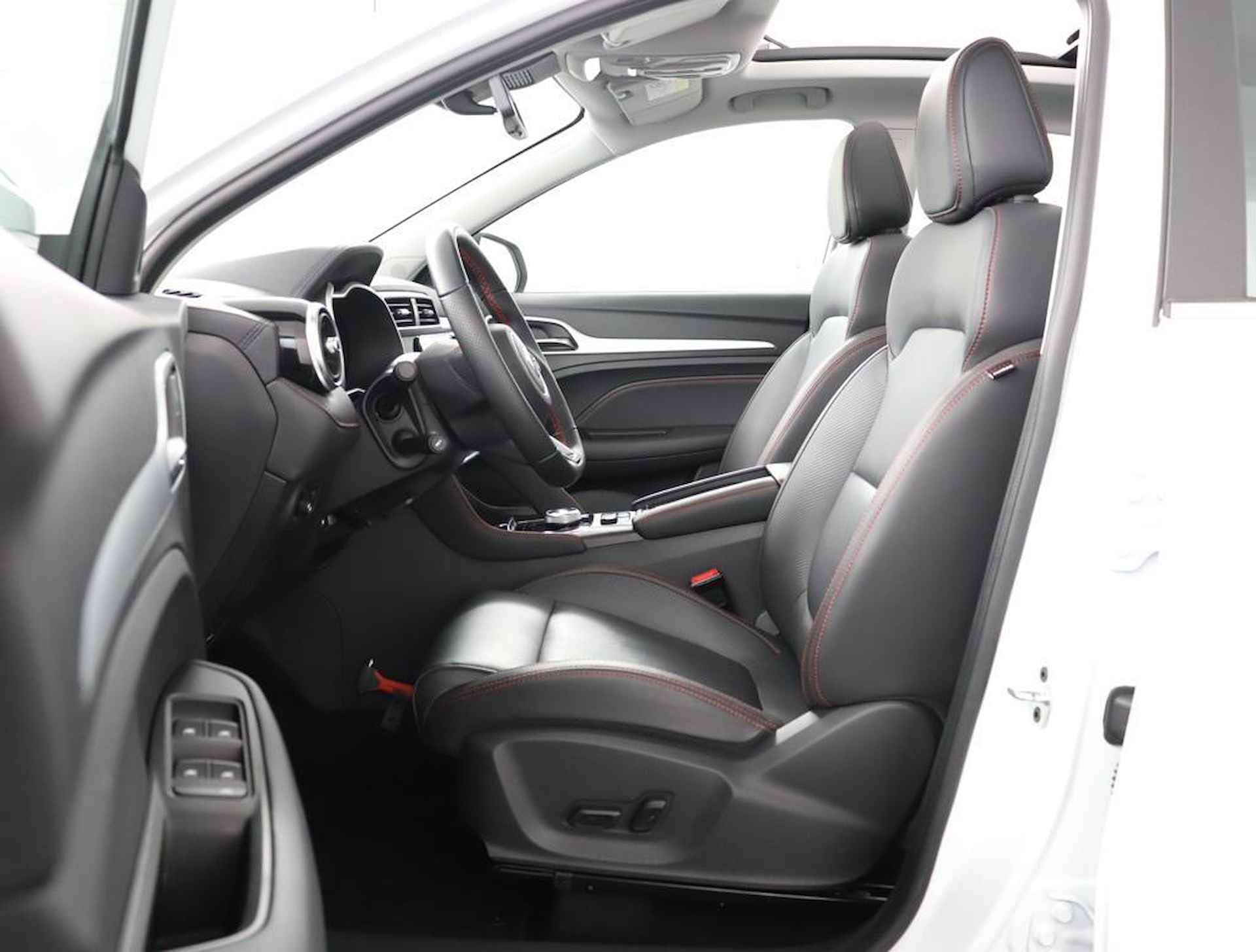 MG ZS EV Long Range Luxury | TREKHAAK |  Panoramadak | Leder | Led Koplampen | Navi | Apple CarPlay | - 14/51
