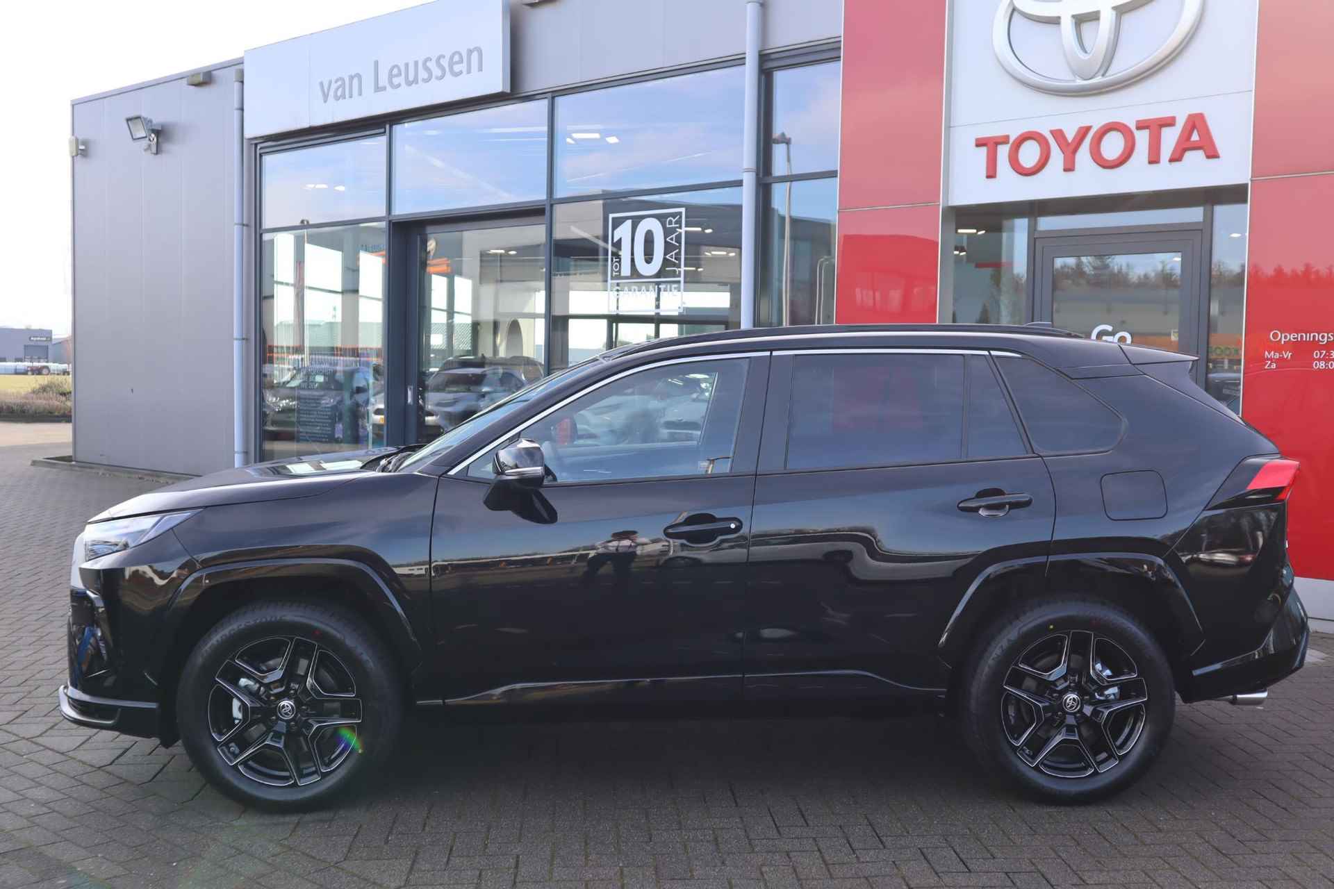 Toyota RAV4 2.5 Plug-in Hybrid AWD GR SPORT 19"LMV BLISS 360GR-CAM STUURVERW. MEMORY-SEAT HEAD-UP JBL NAVI DRAADLOOS-LADEN-TEL NL-AUTO NIEUW - 2/51