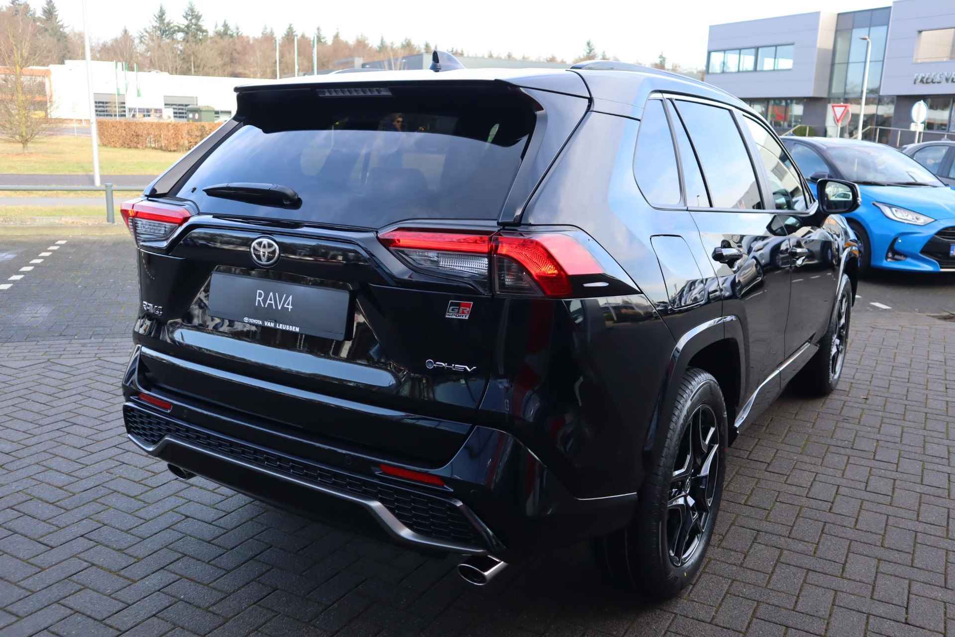 Toyota RAV4 2.5 Plug-in Hybrid AWD GR SPORT 19"LMV BLISS 360GR-CAM STUURVERW. MEMORY-SEAT HEAD-UP JBL NAVI DRAADLOOS-LADEN-TEL NL-AUTO NIEUW - 7/51