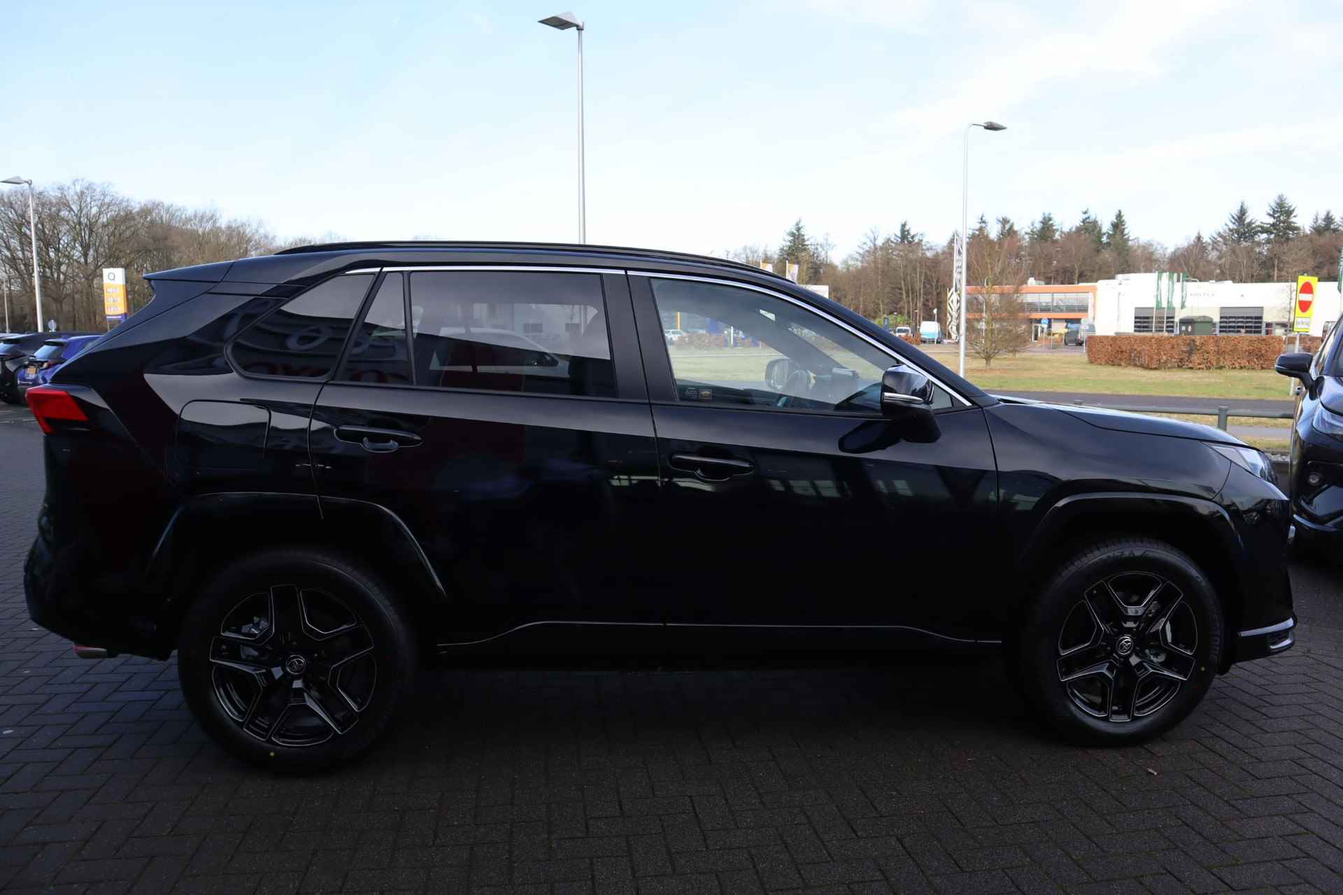 Toyota RAV4 2.5 Plug-in Hybrid AWD GR SPORT 19"LMV BLISS 360GR-CAM STUURVERW. MEMORY-SEAT HEAD-UP JBL NAVI DRAADLOOS-LADEN-TEL NL-AUTO NIEUW - 8/51