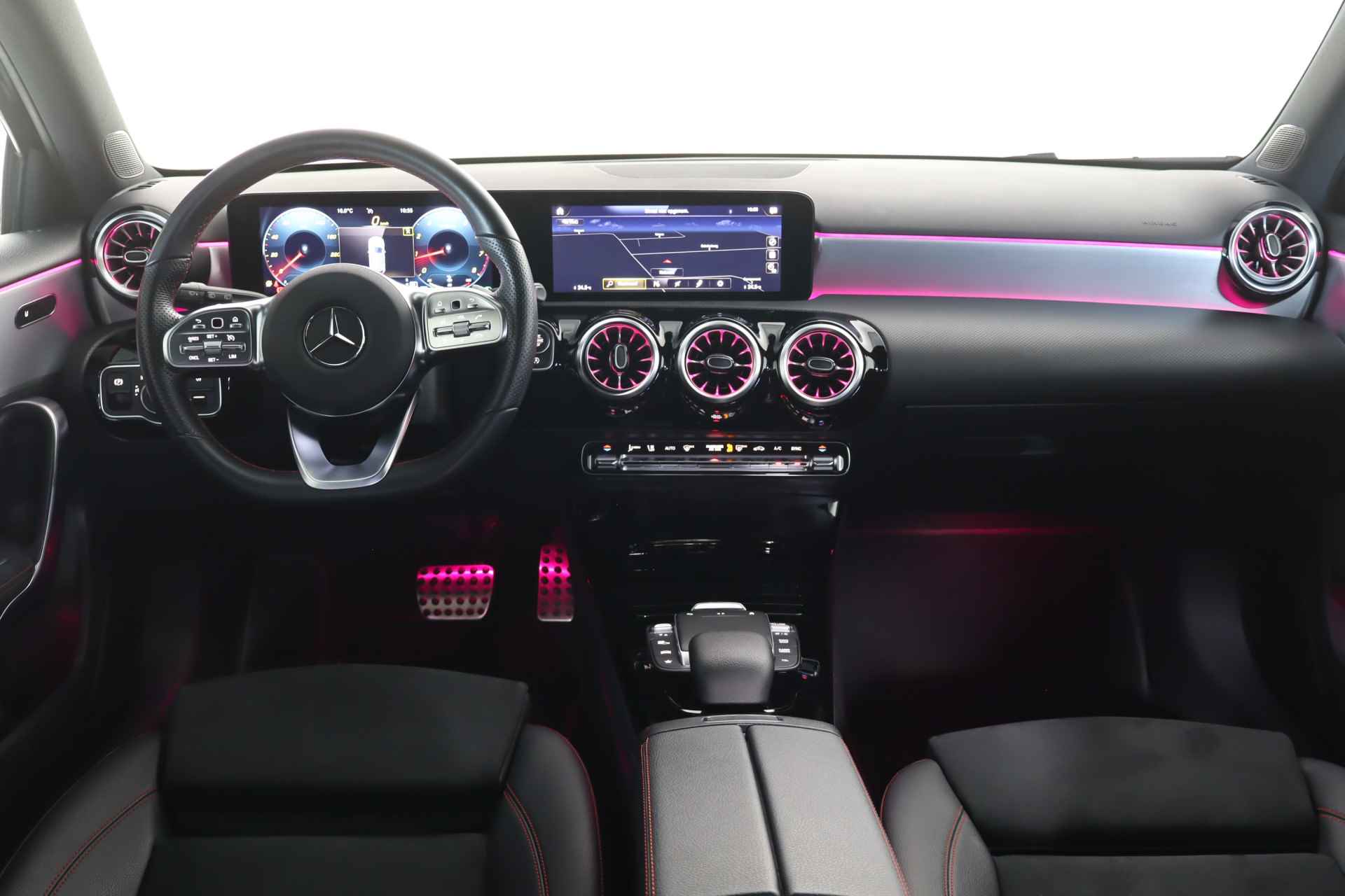 Mercedes-Benz A-Klasse 180 Business Solution AMG NL-Auto!! Sfeerverlichting I Camera - 4/34