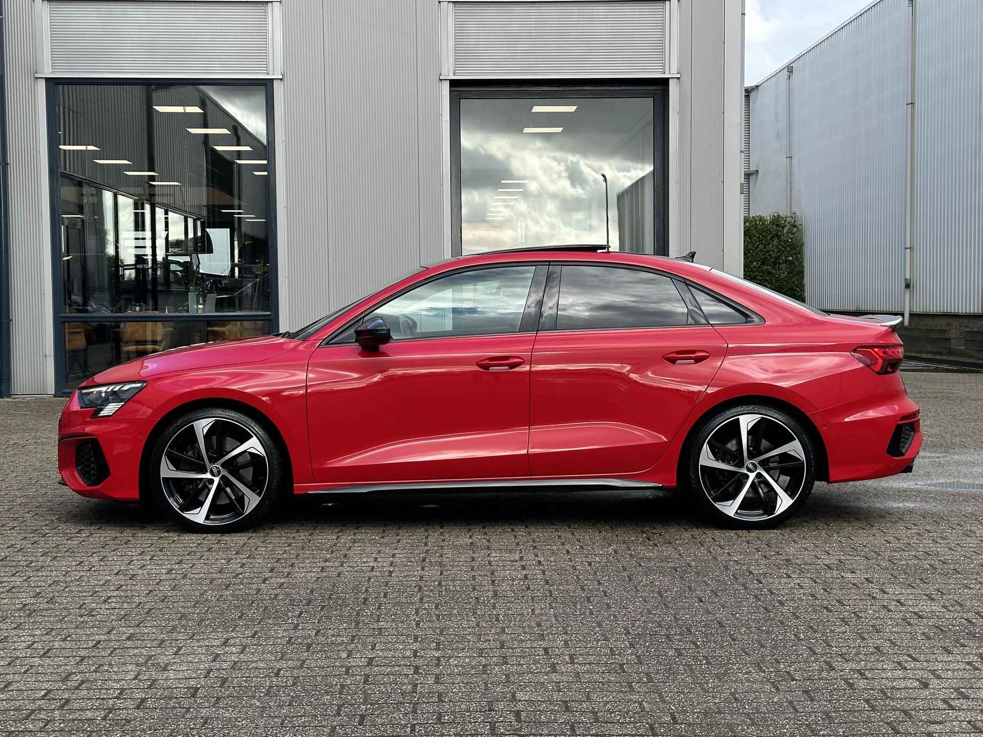 Audi S3 Limousine 2.0 TFSI quattro | Leder/Pano-Dak/RS-stoelen/19"/Keyless - 50/88