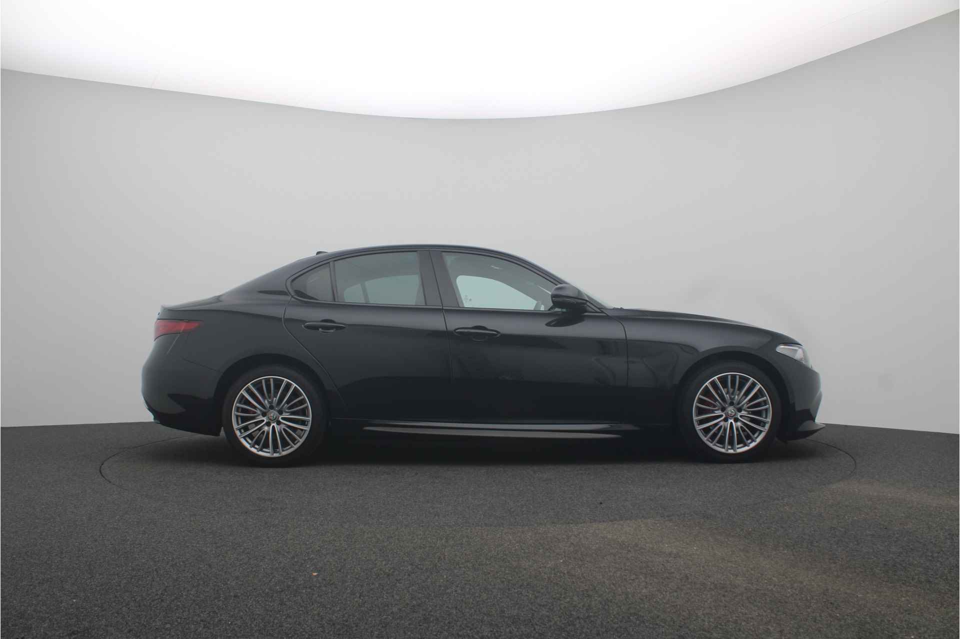 Alfa Romeo Giulia 2.0T Super Veloce | Vol leder | Groot Nav. - 5/41