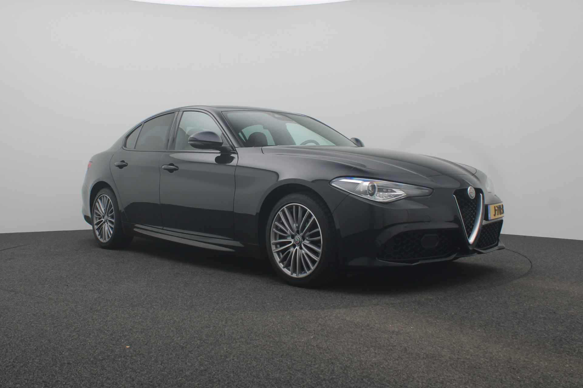 Alfa Romeo Giulia 2.0T Super Veloce | Vol leder | Groot Nav. - 7/41