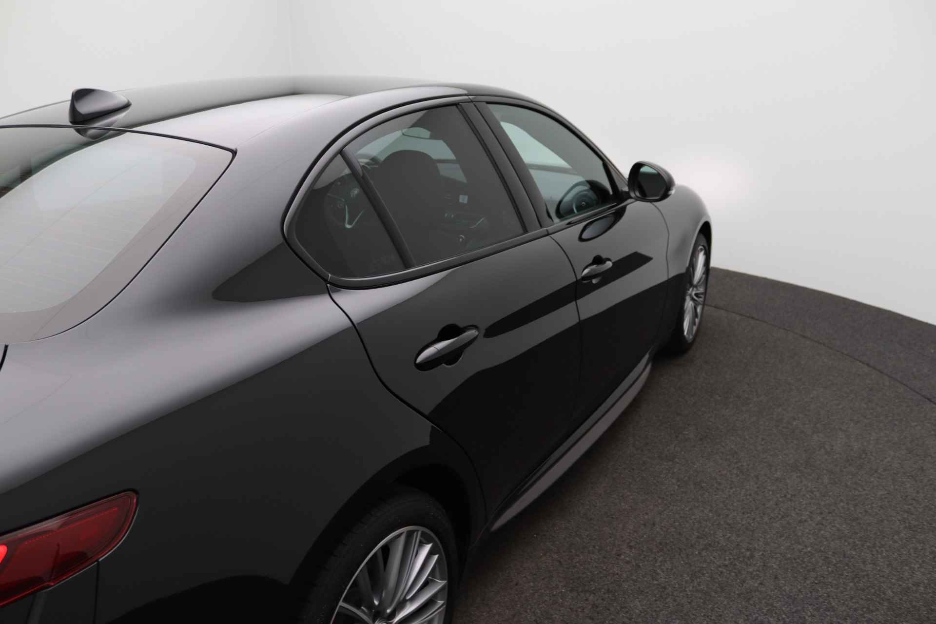 Alfa Romeo Giulia 2.0T Super Veloce | Vol leder | Groot Nav. - 40/41