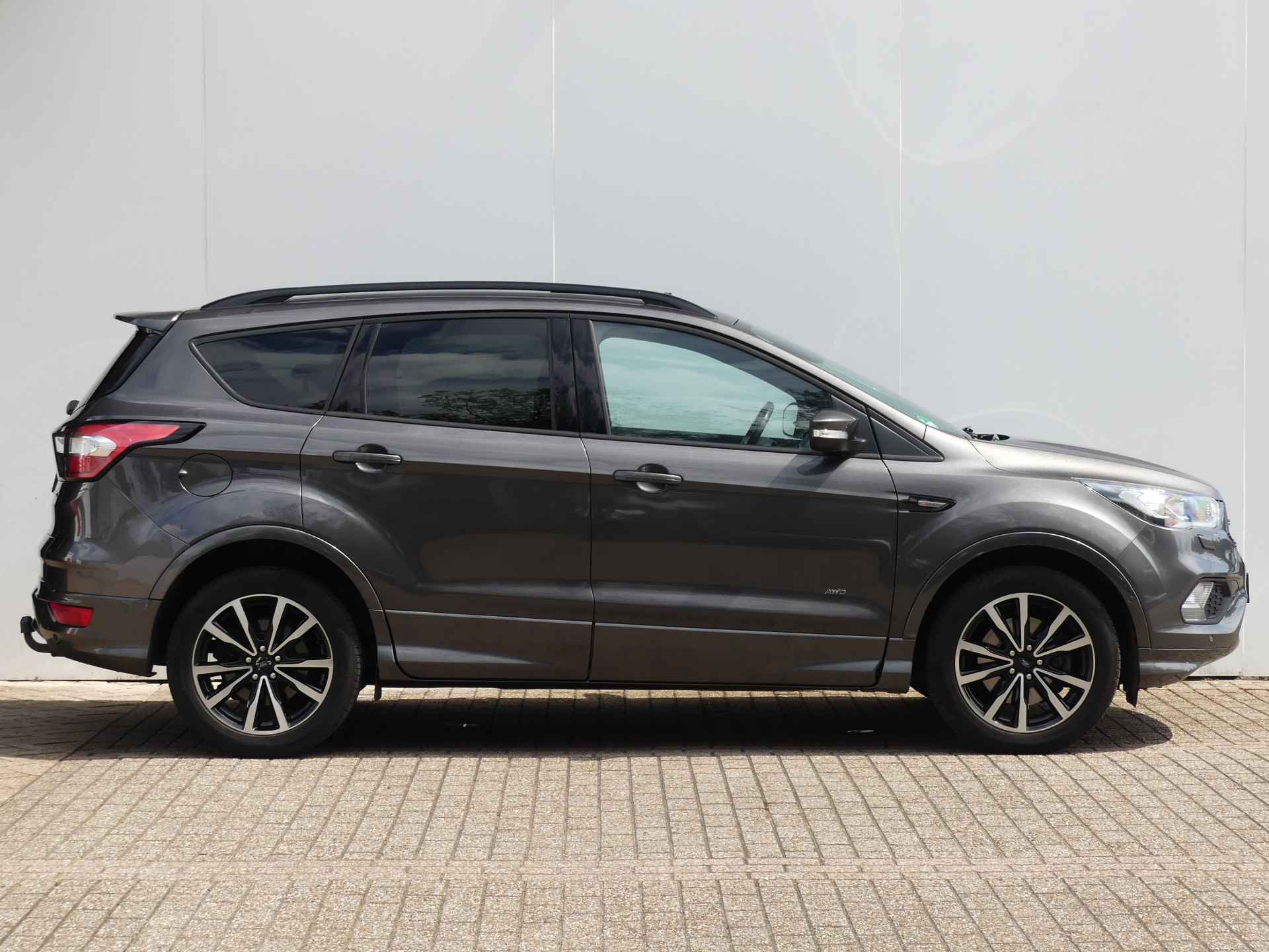 Ford Kuga 1.5 EcoBoost 180PK ST-Line AWD Automaat | Schuif/kanteldak |Trekhaak | Stoel-/stuurverwarming | Xenon | Camera | Climate Control - 4/36