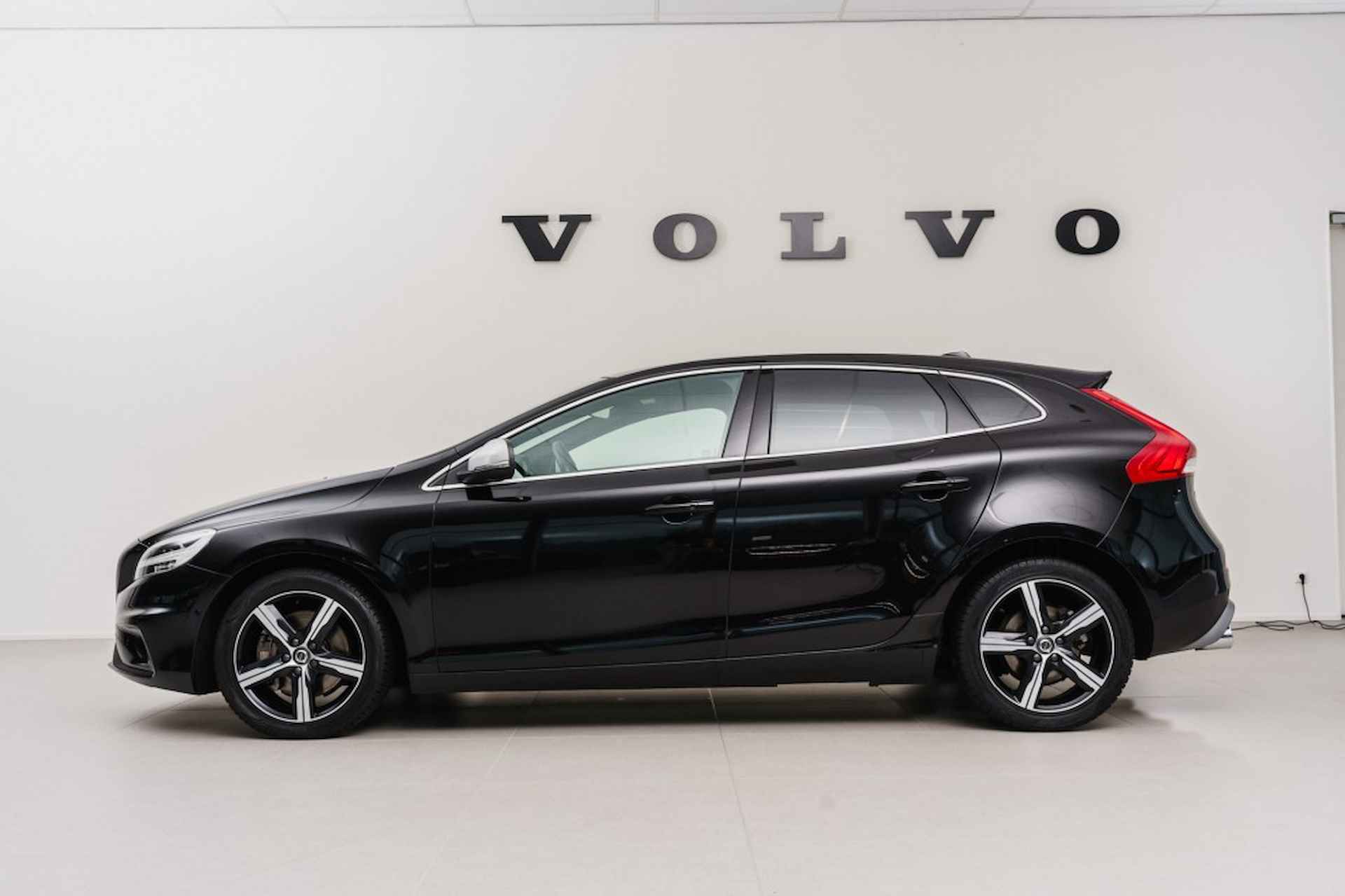 VOLVO V40 T3 Geartronic Polar+ Sport Rdesign - 2/23