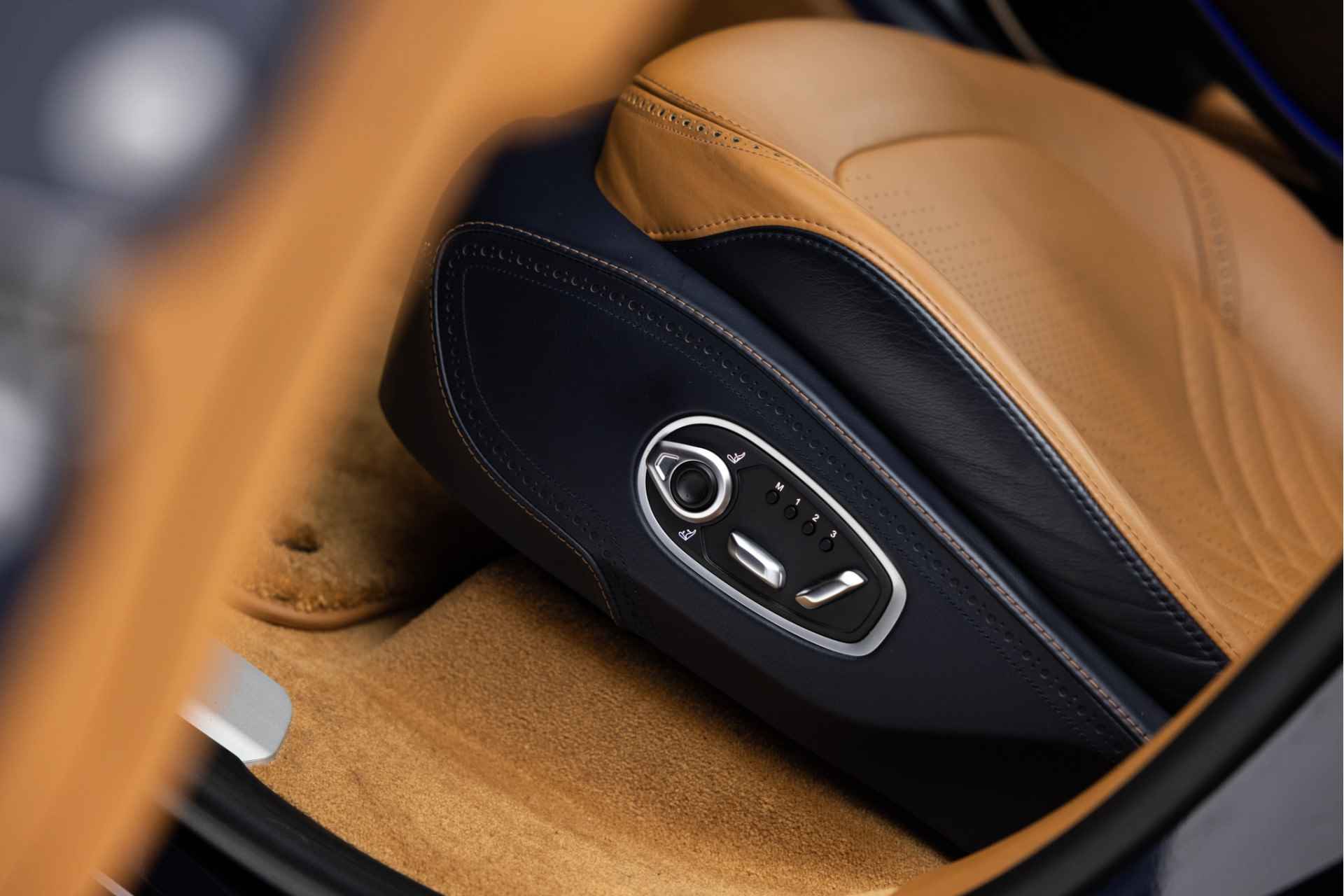 Aston Martin Dbx 4.0 V8 | Indulgence Pack | DB Elegance | Premium Audio | NL Auto - 23/98