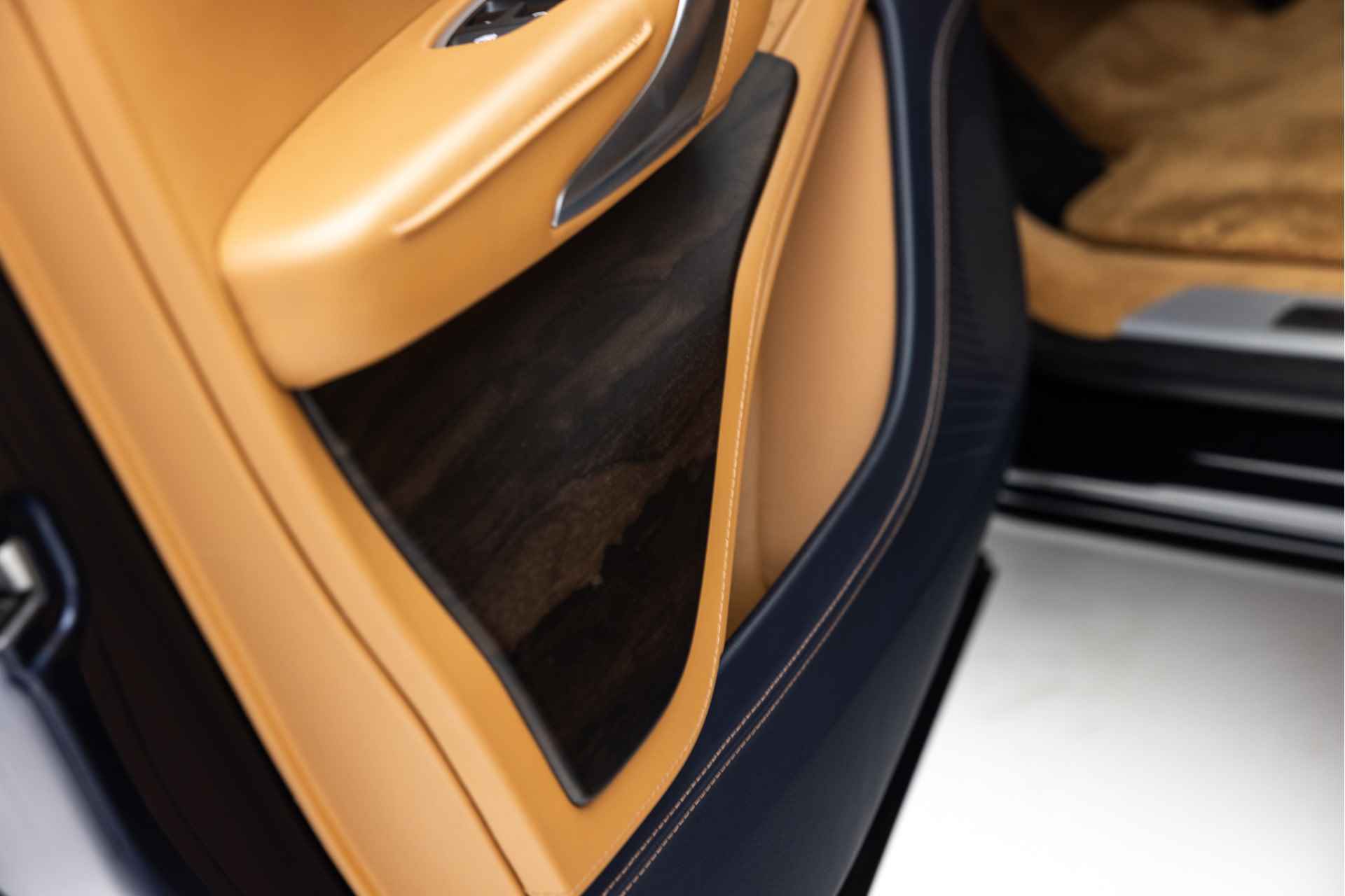 Aston Martin Dbx 4.0 V8 | Indulgence Pack | DB Elegance | Premium Audio | NL Auto - 32/98