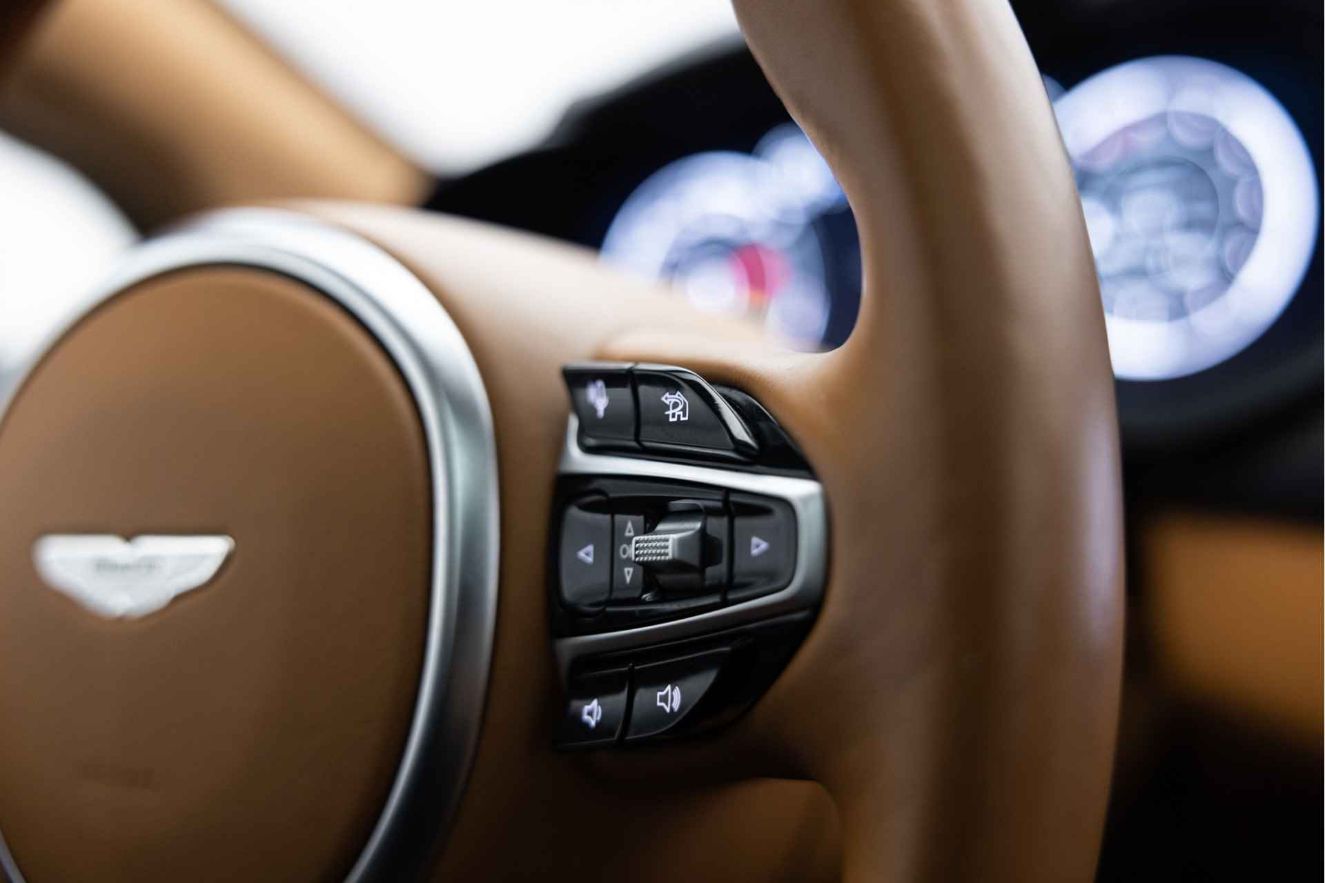 Aston Martin Dbx 4.0 V8 | Indulgence Pack | DB Elegance | Premium Audio | NL Auto - 55/98