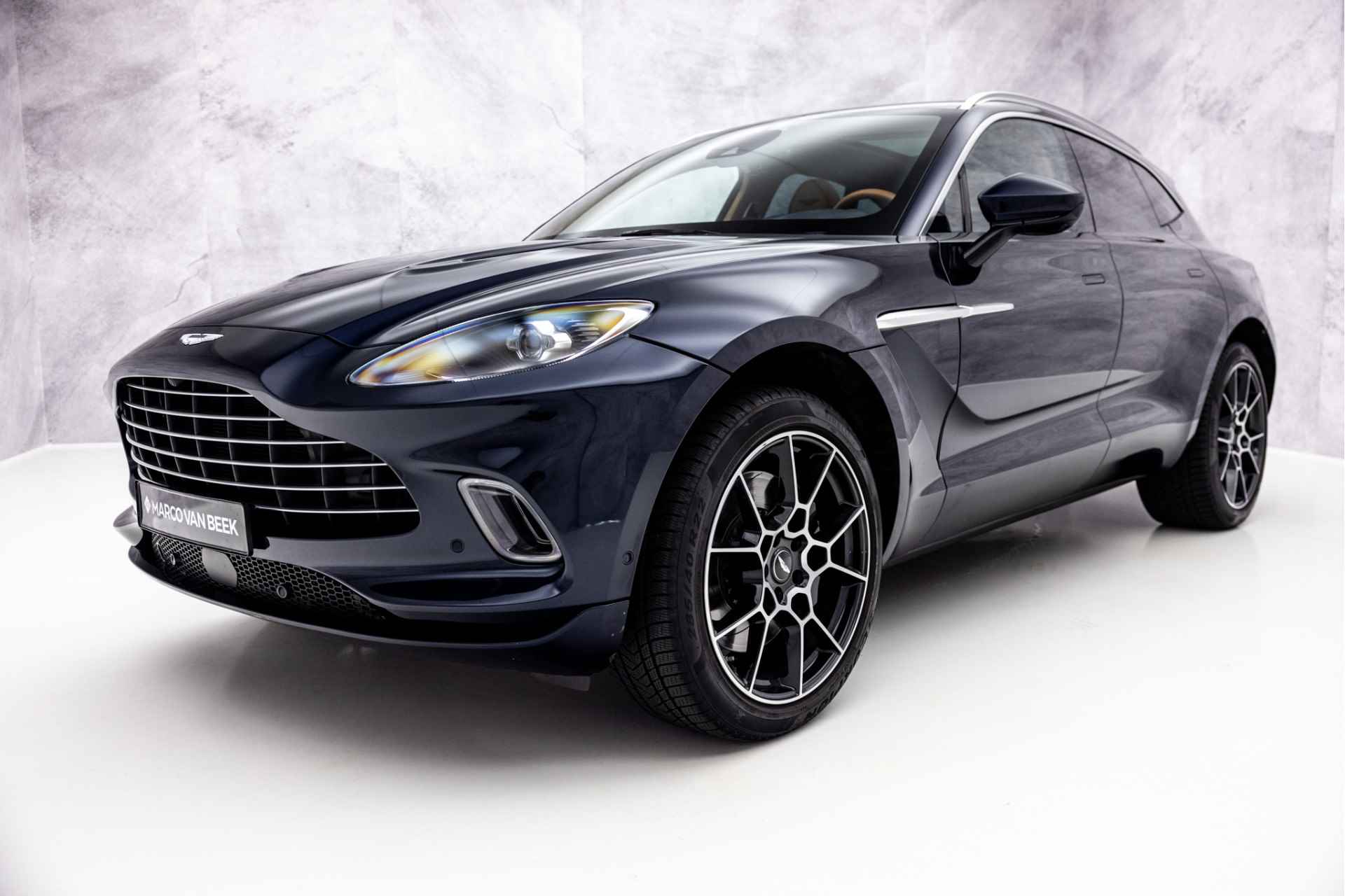 Aston Martin DBX