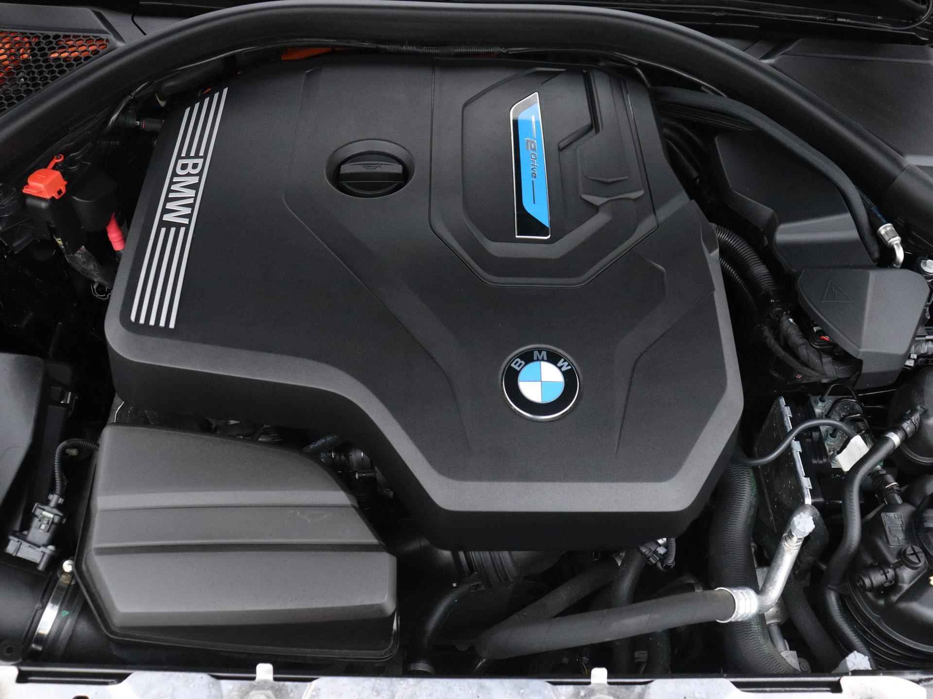BMW 3-serie Touring 330e 292PK Plug-In Hybrid LIVE-COCKPIT LED CARPLAY - 36/40