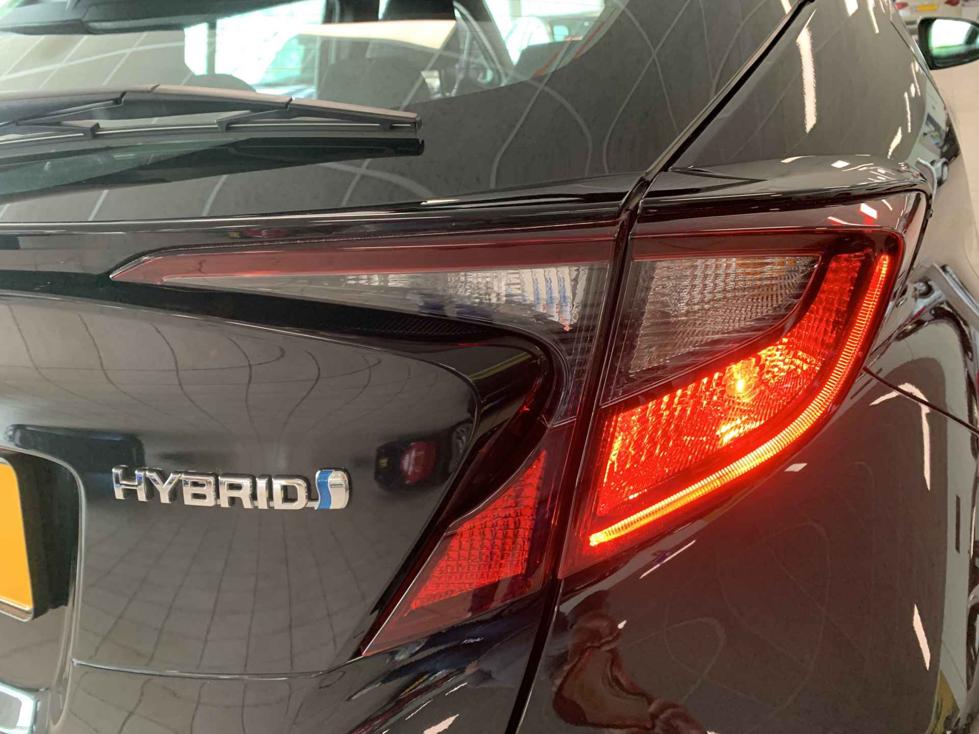 Toyota C-HR 1.8 Hybrid Dynamic - 7/32