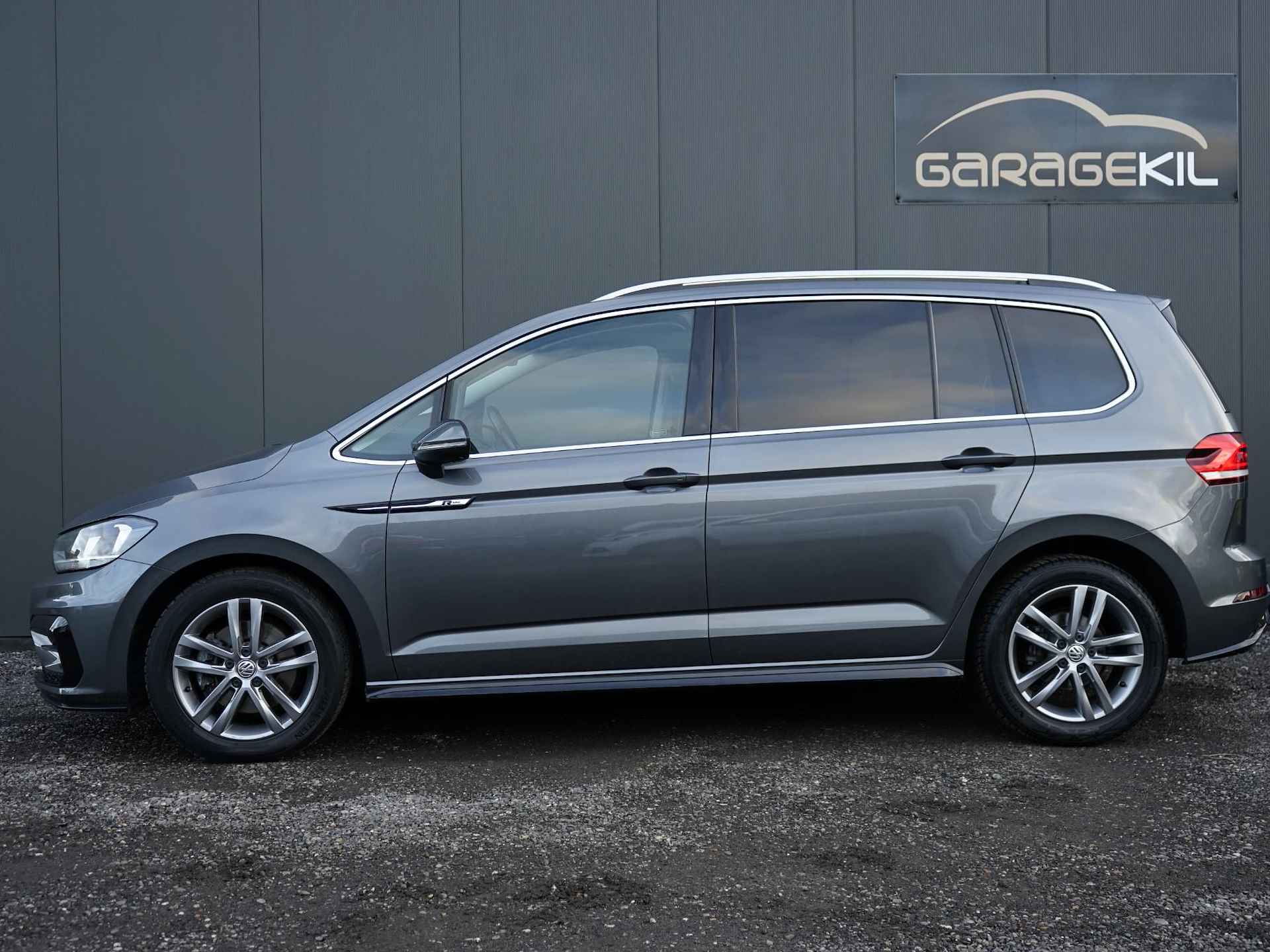 Volkswagen Touran 1.2 TSI Highline Business R R-Line / BTW / Full Map Nav / Carplay / 1ste eigenaar / Adaptive Cruise / Privacy glass / Keyless - 7/31