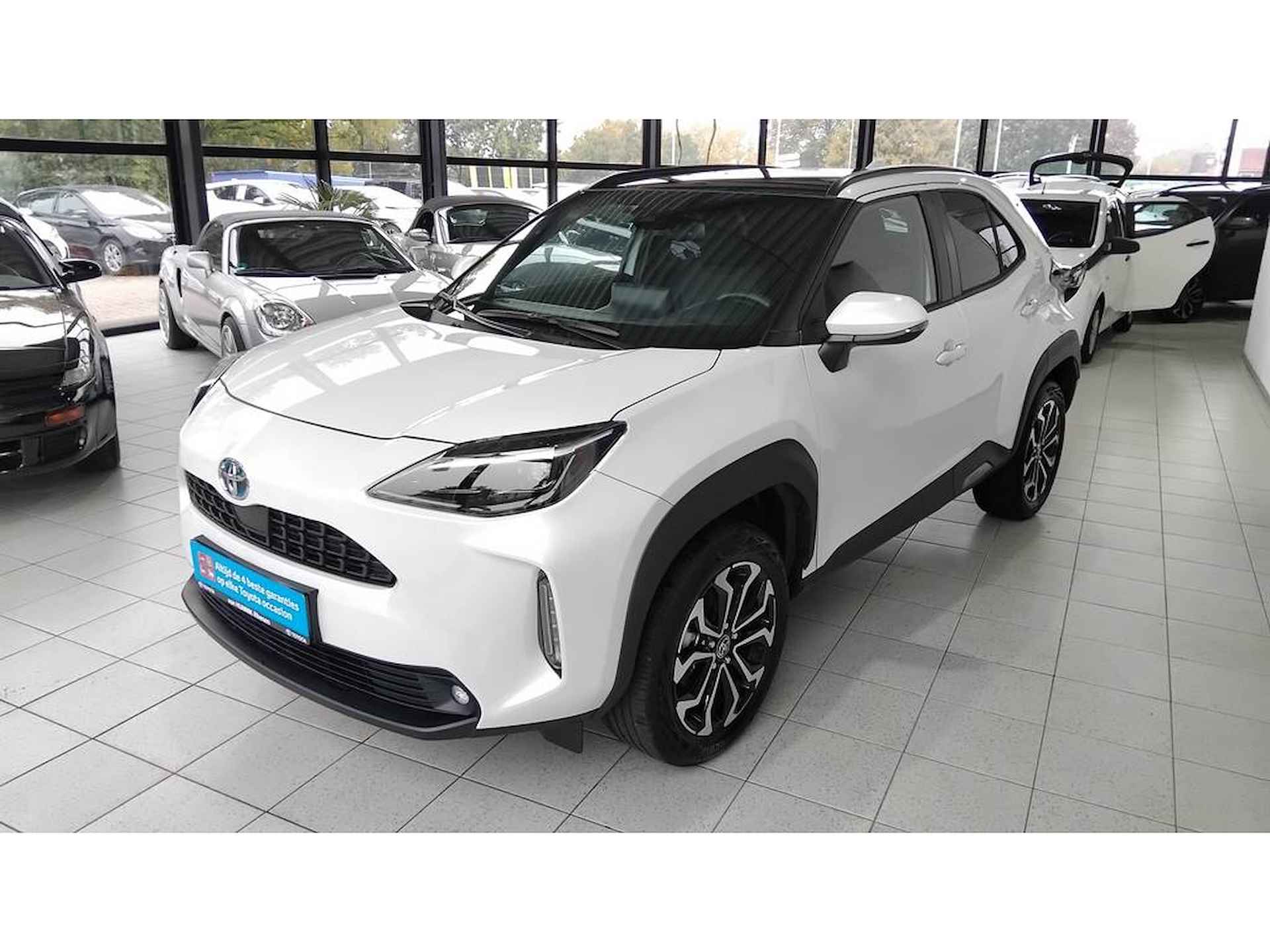 Toyota Yaris Cross 1.5 Style Panodak LED HUD Stoelverw Navi - 4/26