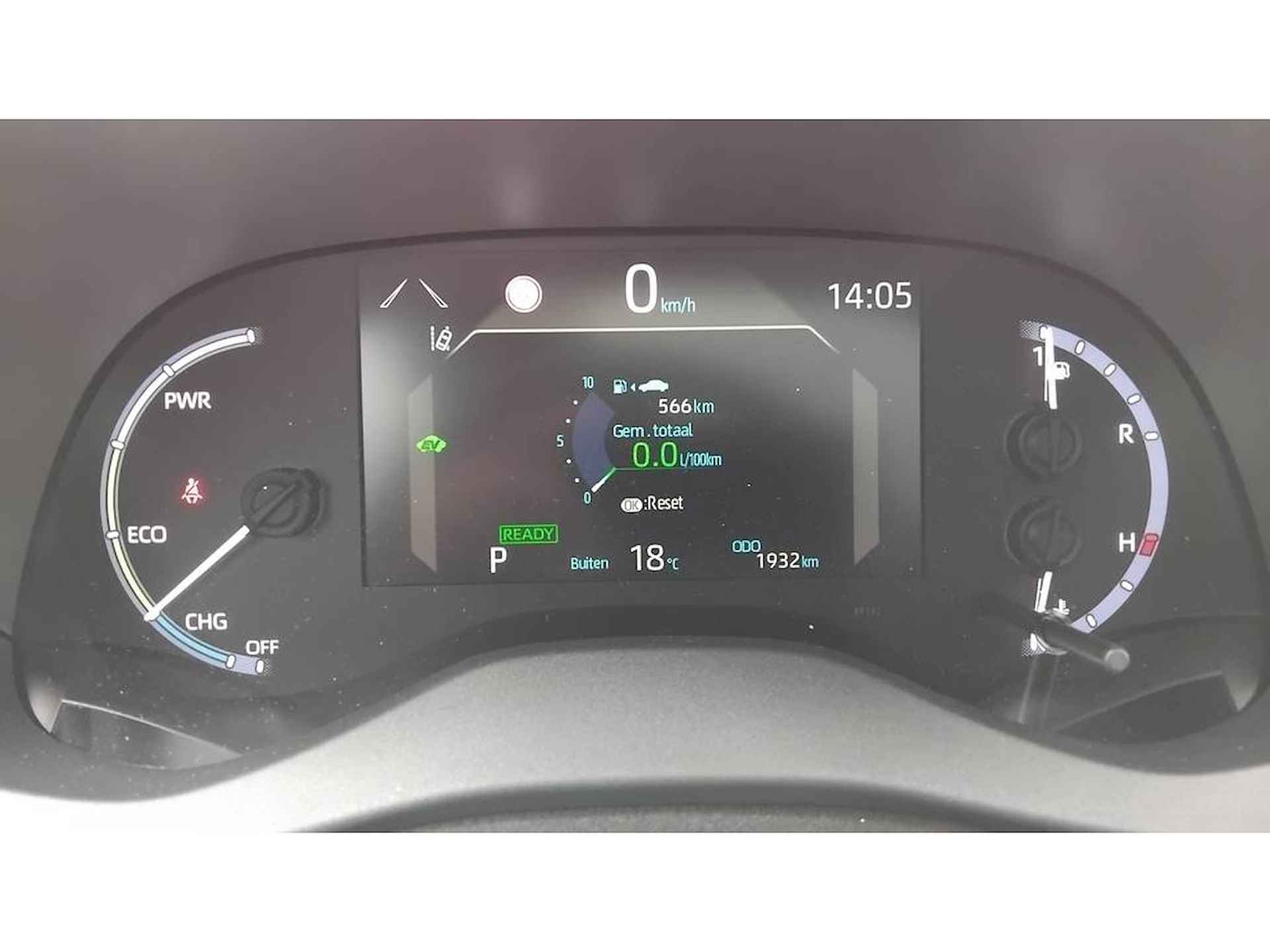 Toyota Yaris Cross 1.5 Style Panodak LED HUD Stoelverw Navi - 12/26