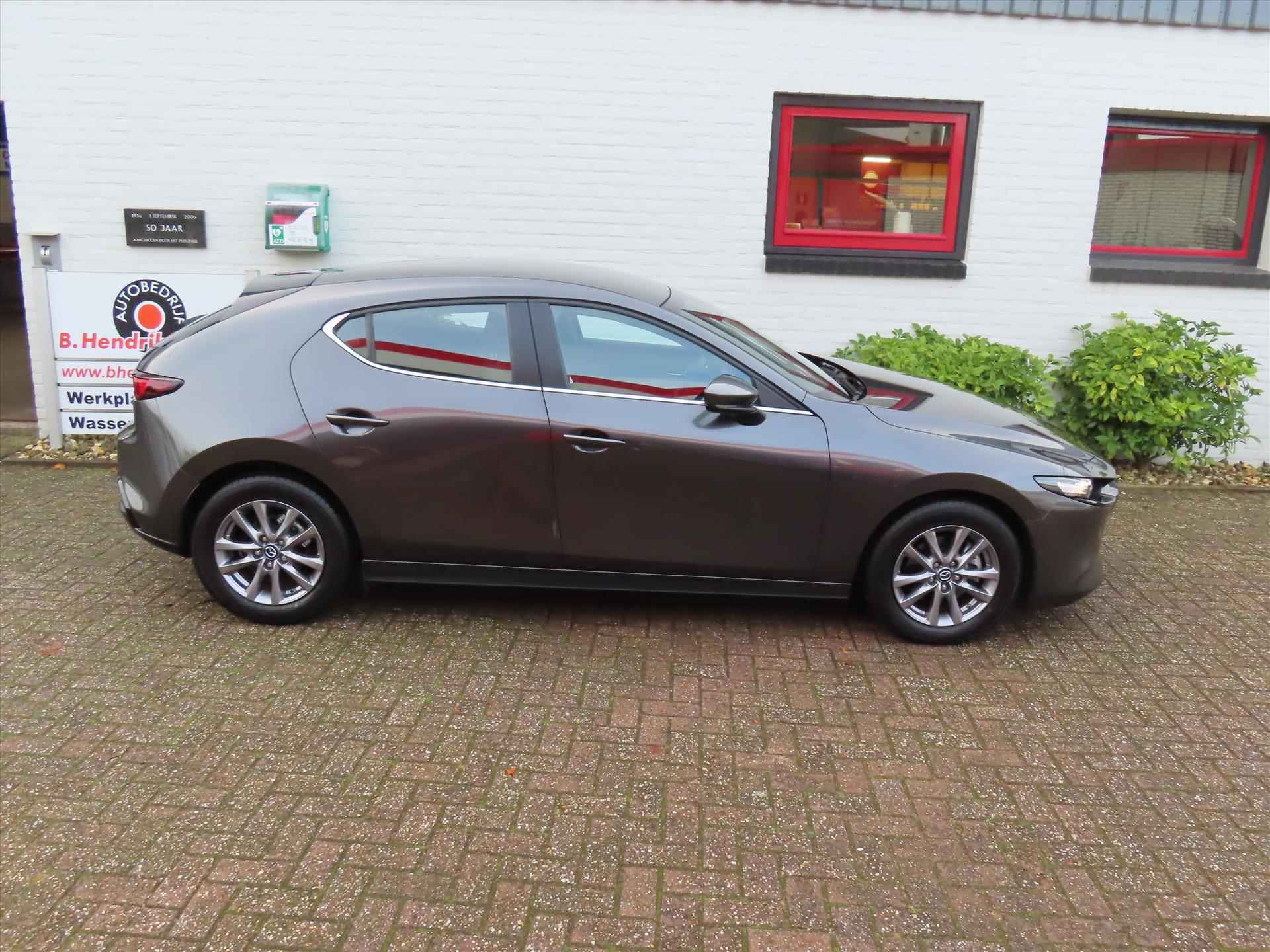 Mazda 3 Hatchback Skyactiv-X 180pk Comfort/ Bose sound/ DAB/ Apple Carplay/ Navigatie/ Lederen bekleding/ Keyless entry/ Camera achter/ 1 Eigenaar/ Origineel NL/ NAP - 4/44