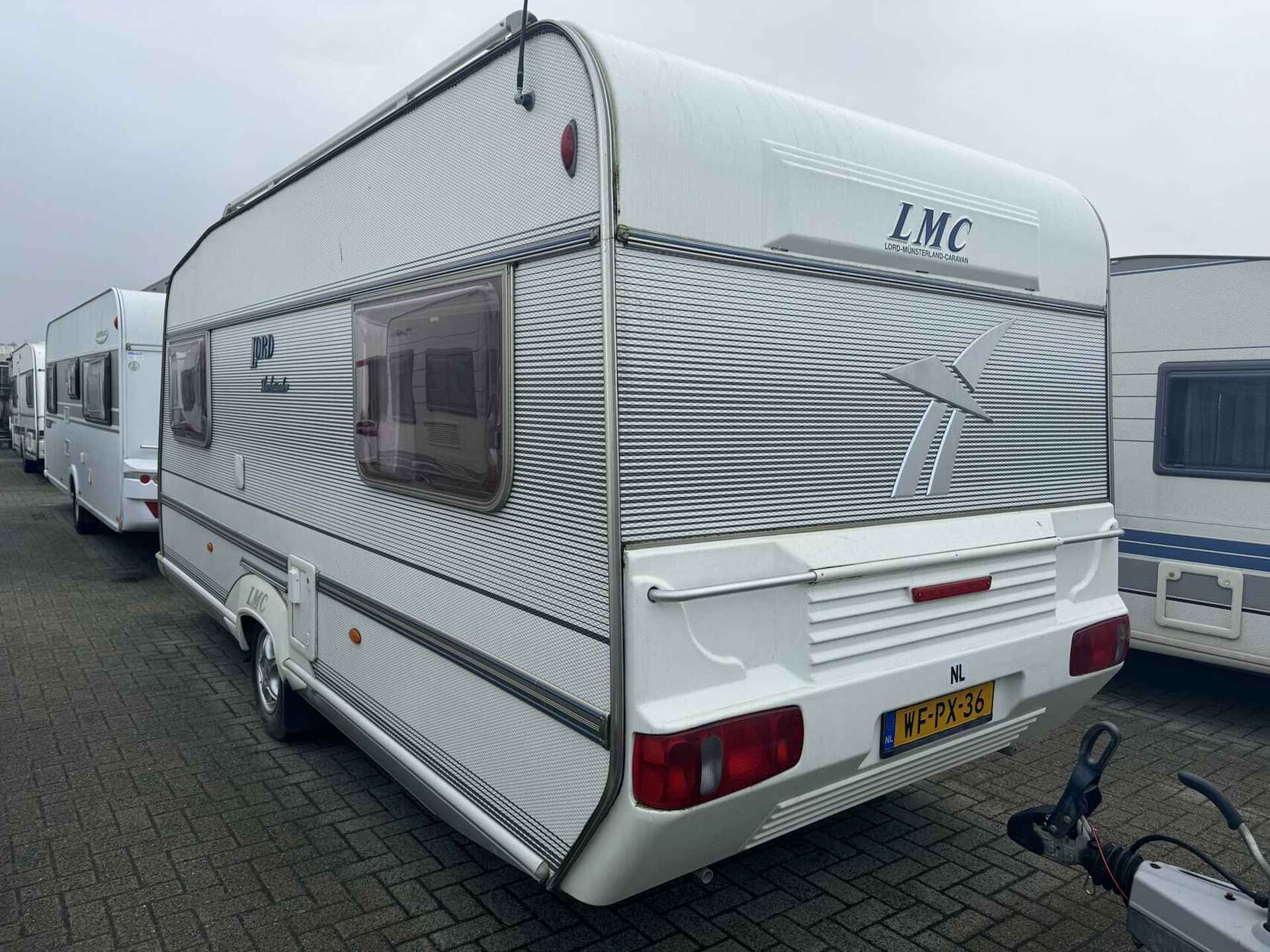 LMC AMBASSADOR 530 K ENKELE BEDDEN + MOVER + VOORTENT - 4/19