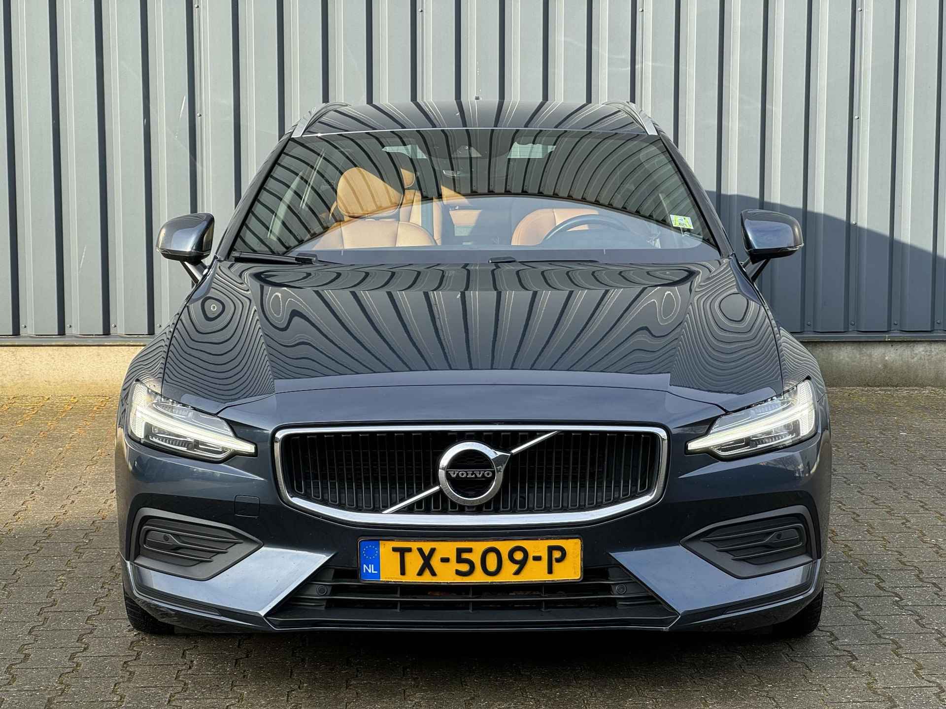 Volvo V60 2.0 D3 Momentum | Trekhaak | 4x stoelverw | Harman/Kardon - 4/33