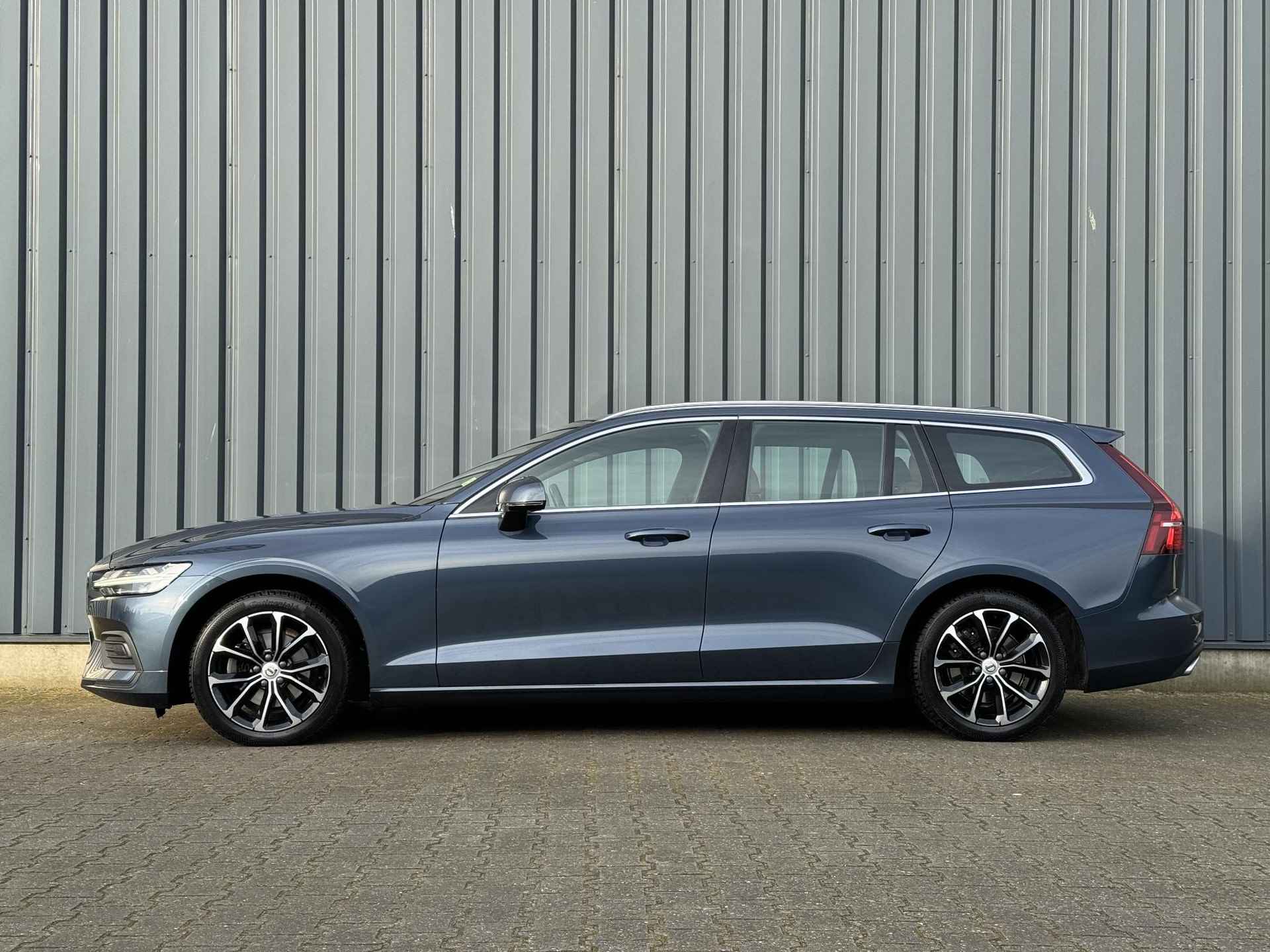 Volvo V60 2.0 D3 Momentum | Trekhaak | 4x stoelverw | Harman/Kardon - 13/33