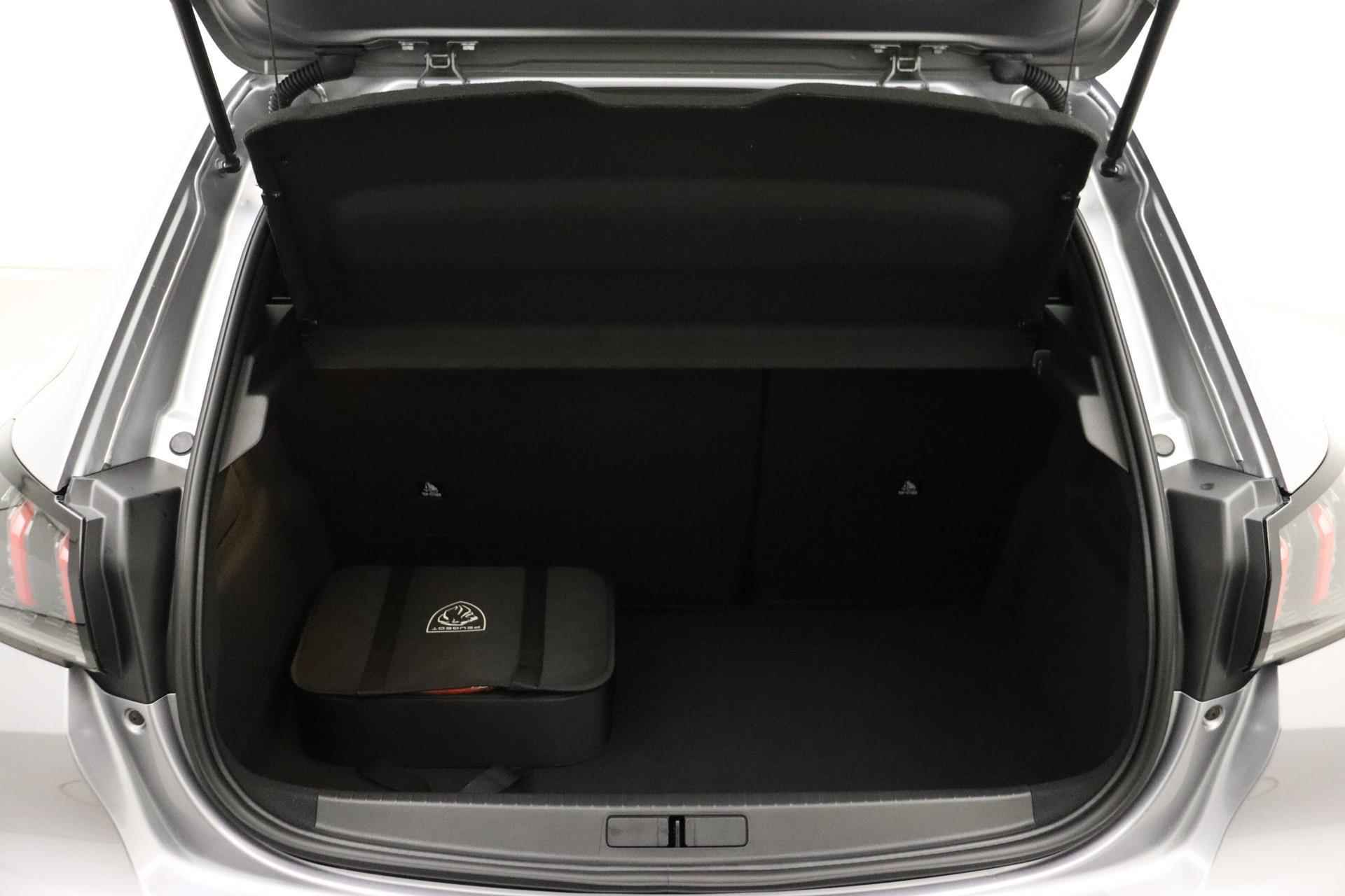 Peugeot e-208 EV GT Pack 50 kWh | 3-Fase | Alcantara | Navigatie | Panorama dak | Adaptieve Cruise Control | Zwart Dak | Stoelverwarming - 14/37