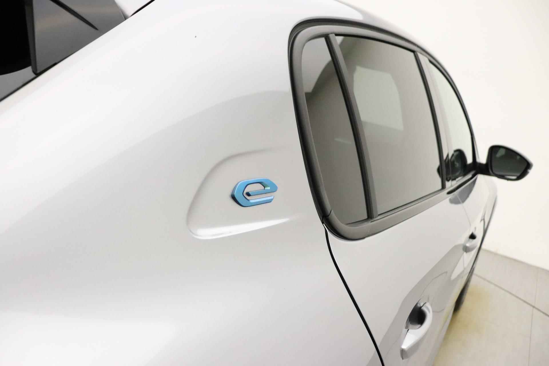 Peugeot e-208 EV GT Pack 50 kWh | 3-Fase | Alcantara | Navigatie | Panorama dak | Adaptieve Cruise Control | Zwart Dak | Stoelverwarming - 16/37