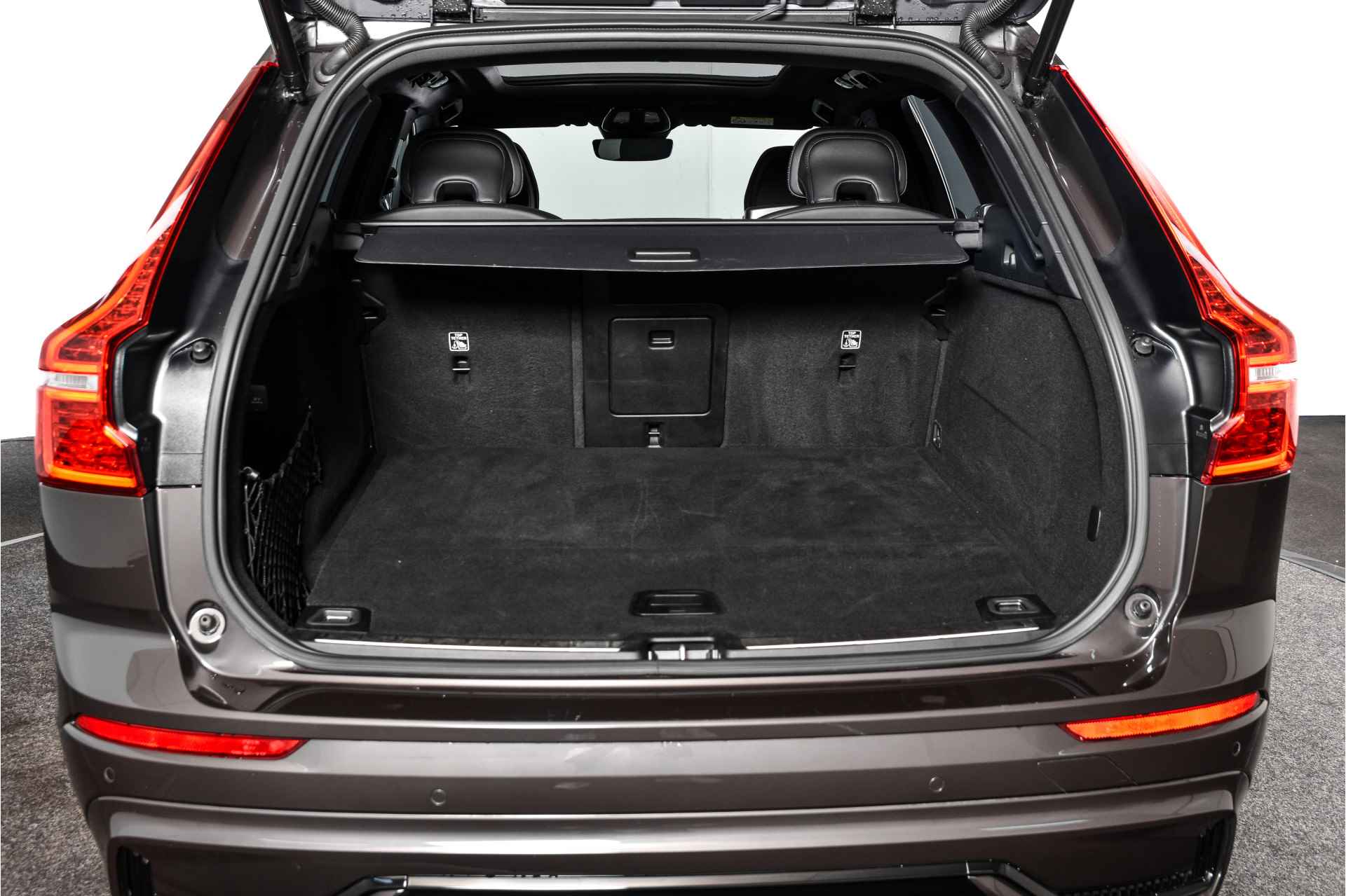 Volvo XC60 2.0 Recharge T6 AWD Plus Dark | S/K-Panodak | Dig. Cockpit | Adapt. Cruise | Memory Stoelen | Elek. Klep | Stoel-+stuurverw. | Camera | NAV+App. Connect | LM 19" | 1392 - 9/70