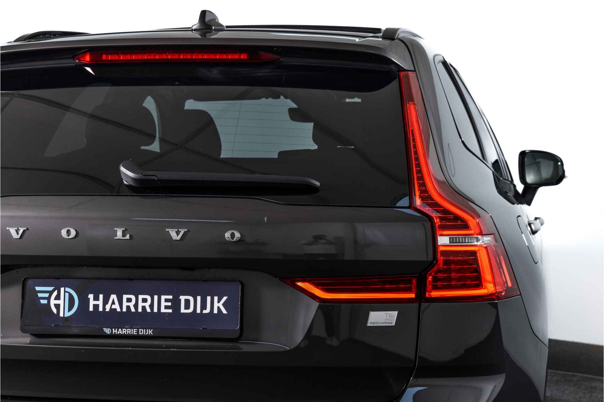 Volvo XC60 2.0 Recharge T6 AWD Plus Dark | S/K-Panodak | Dig. Cockpit | Adapt. Cruise | Memory Stoelen | Elek. Klep | Stoel-+stuurverw. | Camera | NAV+App. Connect | LM 19" | 1392 - 14/70