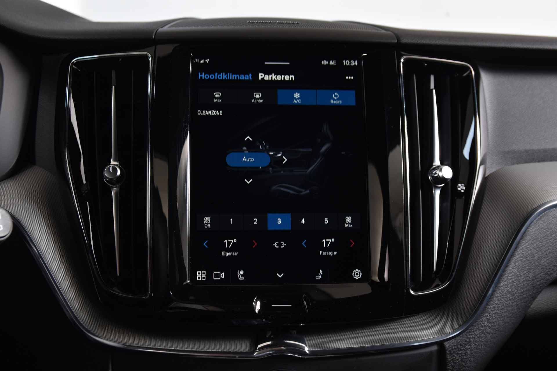 Volvo XC60 2.0 Recharge T6 AWD Plus Dark | S/K-Panodak | Dig. Cockpit | Adapt. Cruise | Memory Stoelen | Elek. Klep | Stoel-+stuurverw. | Camera | NAV+App. Connect | LM 19" | 1392 - 36/70