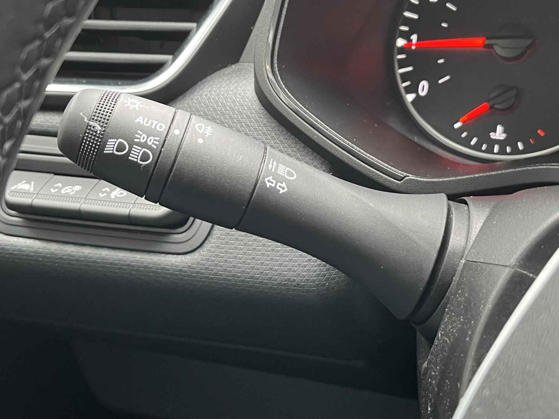 Renault Clio 1.0 TCe 90 Zen , NL-Auto, 100% dlr onderhouden, Navigatie, Airco, Parkeersensoren, LED, Cruise Control, DAB, Apple Carplay & Android Auto - 15/30
