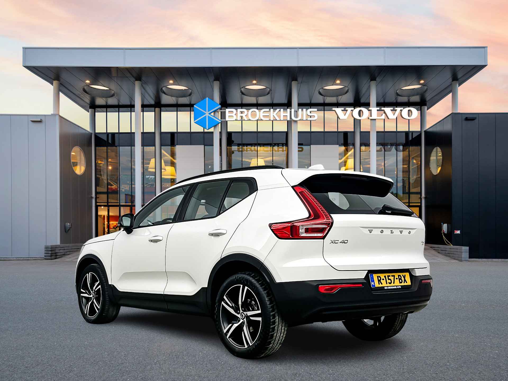 Volvo XC40 T2 A/T Momentum Core | 18" | R-Design styling | Navigatie | Apple Carplay / Android Auto | Park Assist Achter | Cruise Control | - 5/27