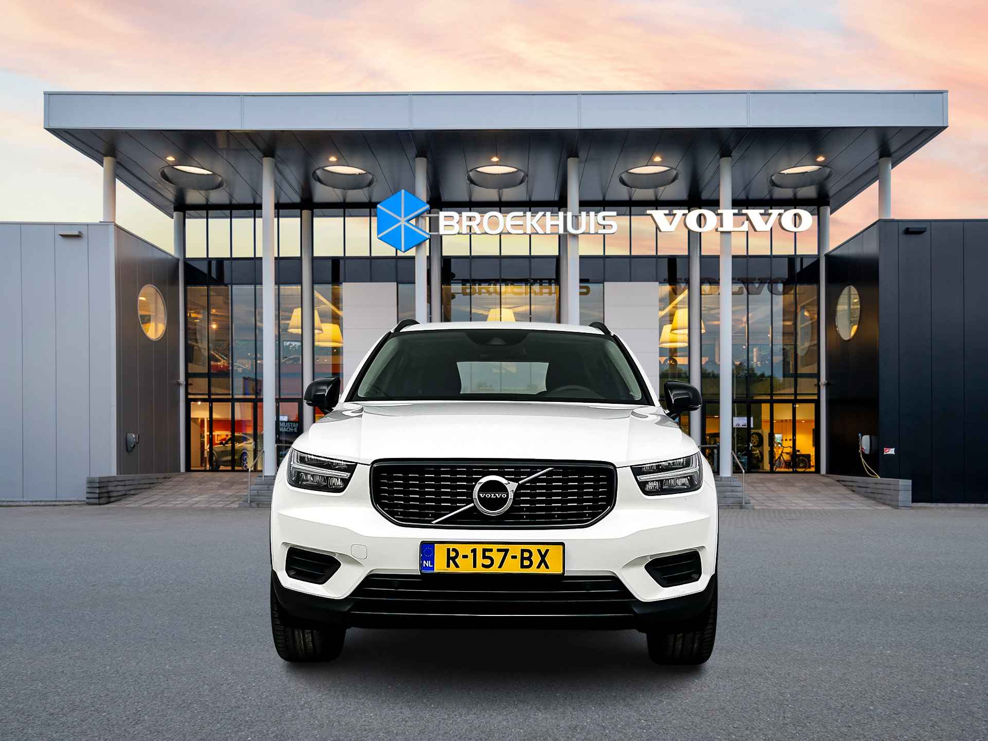 Volvo XC40 T2 A/T Momentum Core | 18" | R-Design styling | Navigatie | Apple Carplay / Android Auto | Park Assist Achter | Cruise Control | - 6/27