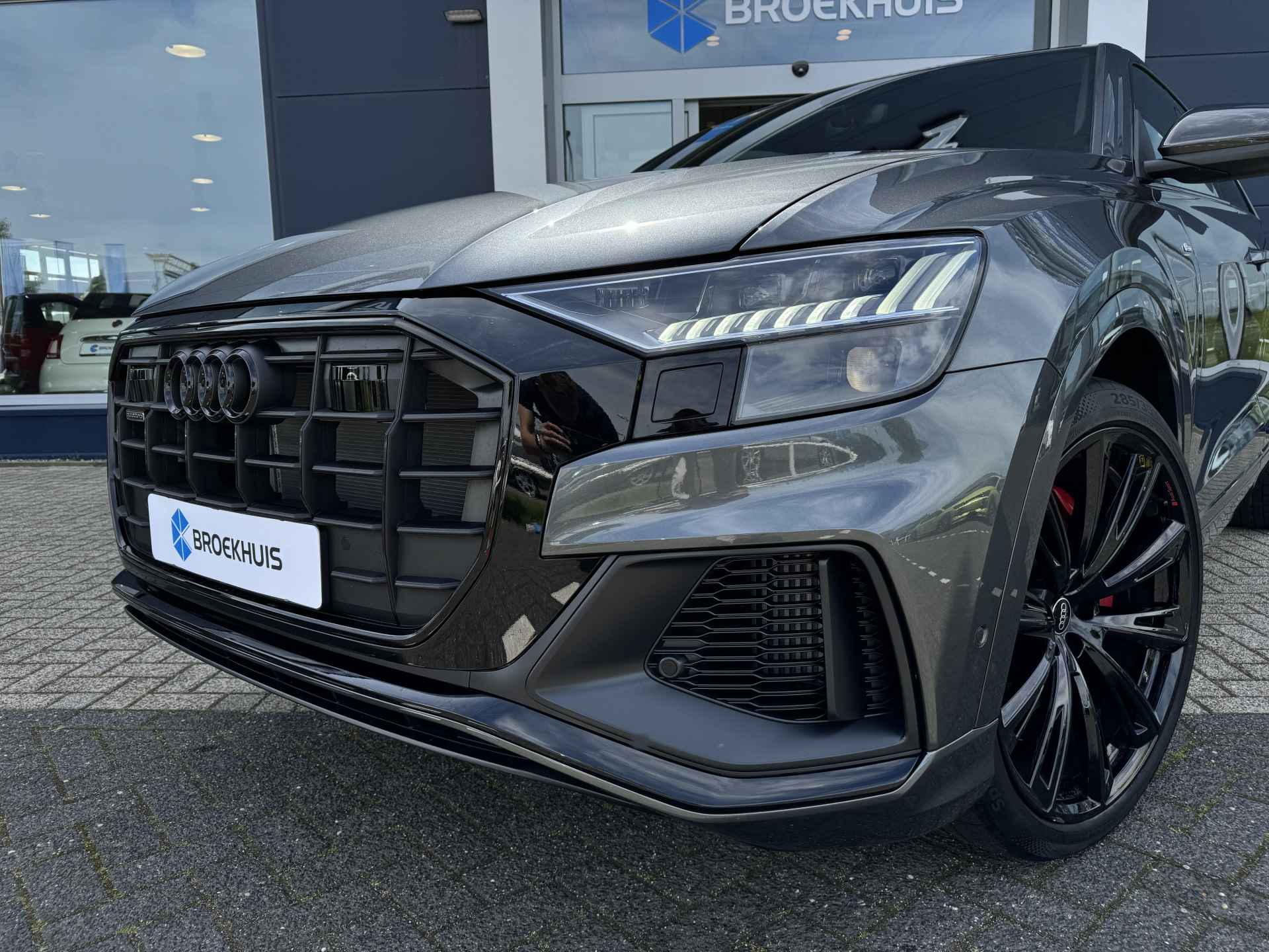 Audi Q8 60 TFSI E QUATTRO Competition | Zwart Optiek | Carbon | 23' LMV | B&O | Trekhaak | Luchtvering | HUD | ACC | Camera | PDC V/A | - 3/73