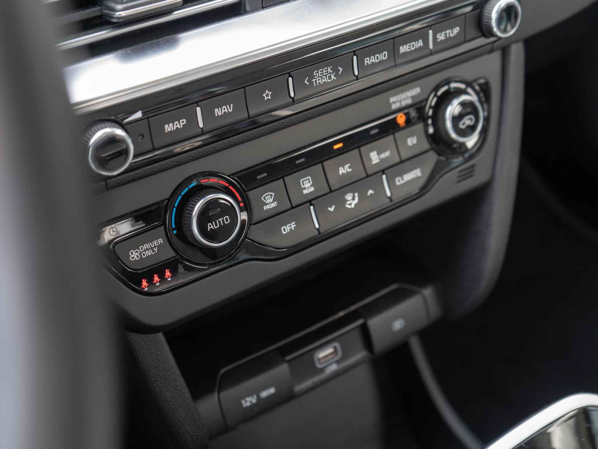 Kia e-Niro DynamicLine 64 kWh | Navigatie | Achteruitrijcamera | Subsidie mogelijk | Carplay - 18/27