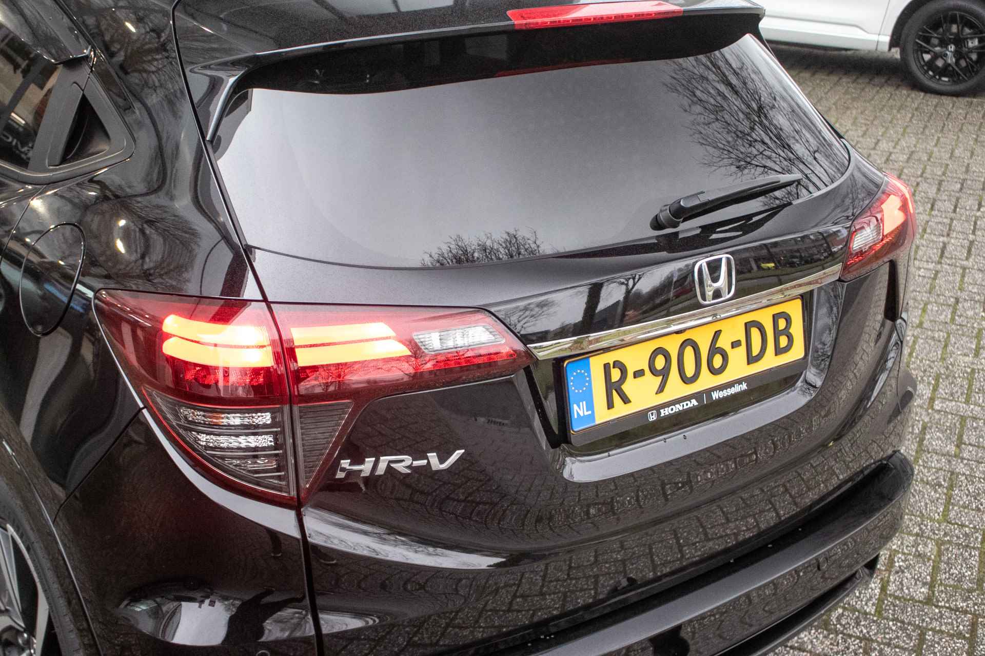 Honda HR-V 1.5 i-VTEC Executive Automaat -All in rijklaarprijs | Navi | Trekhaak | 12 mnd Bovag gar. | Schuif/kanteldak - 26/42