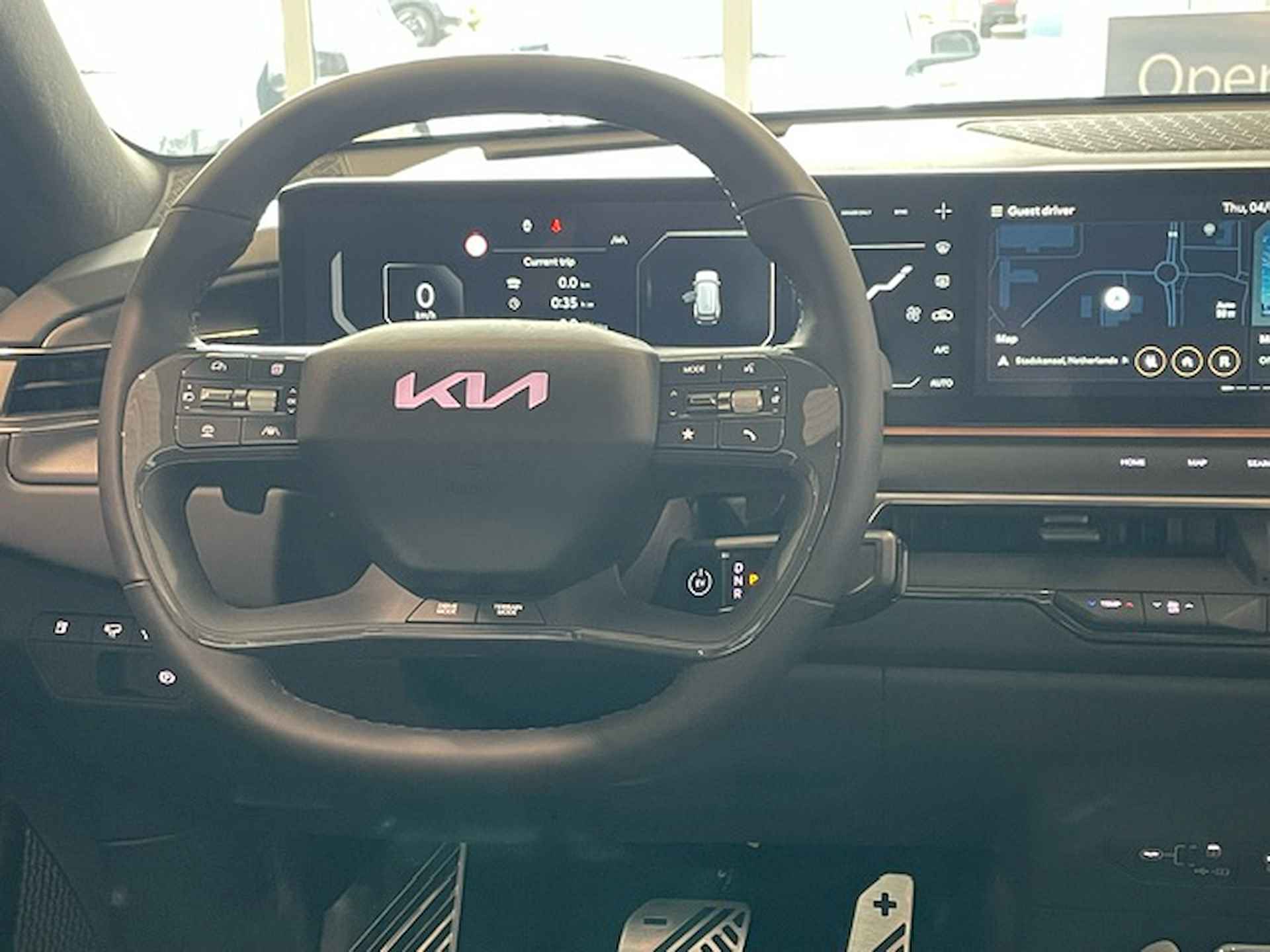 Kia EV9 Launch Edition GT-Line AWD 99.8 kWh - Schuif/Kanteldak - Adaptief Cruise Control - Climate Control - Lichtmetalen Velgen 21'' - Fabrieksgarantie Tot 2031 - 16/36