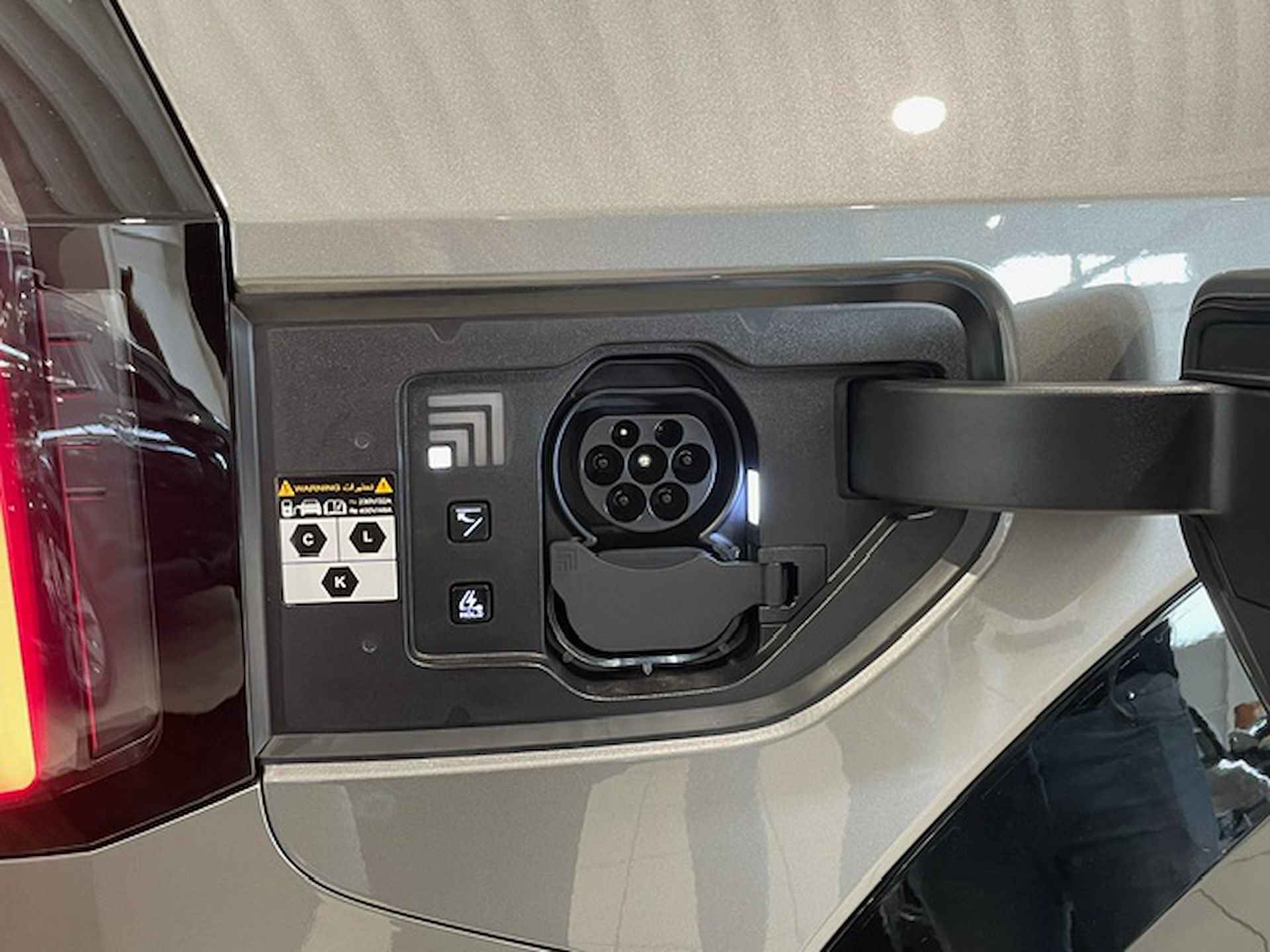 Kia EV9 Launch Edition GT-Line AWD 99.8 kWh - Schuif/Kanteldak - Adaptief Cruise Control - Climate Control - Lichtmetalen Velgen 21'' - Fabrieksgarantie Tot 2031 - 29/36