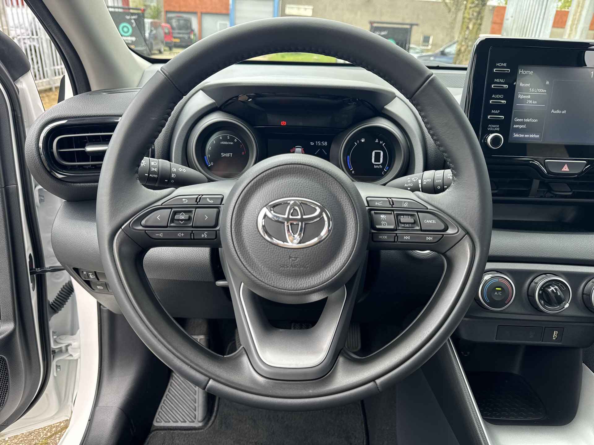 Toyota Yaris 1.5 VVT-i Dynamic | 06-10141018 Voor meer informatie - 15/31