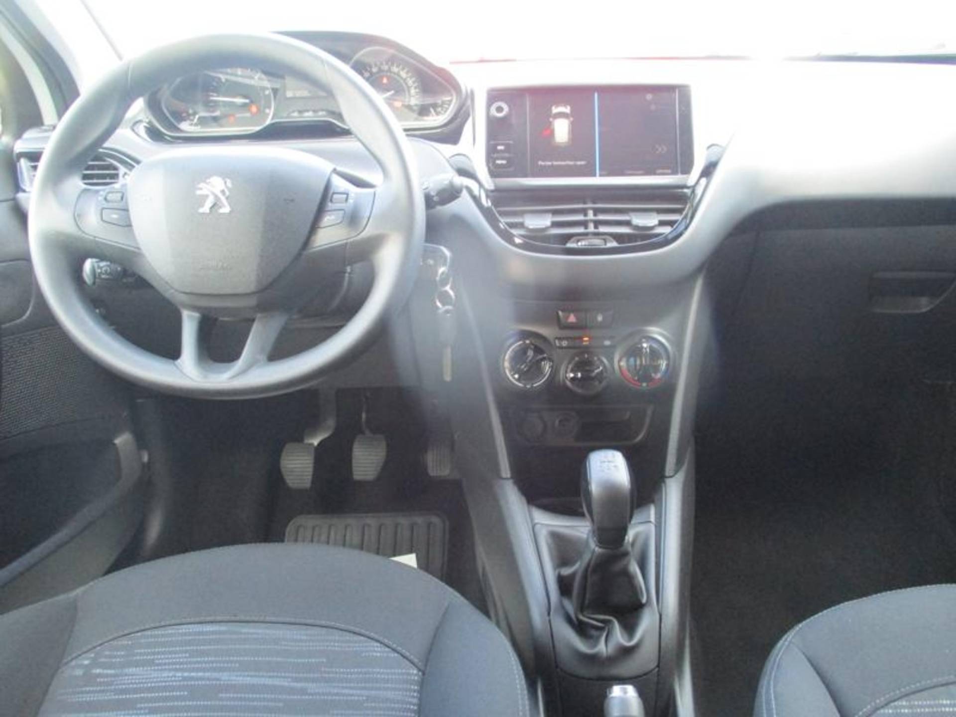 Peugeot 208 1.5 BlueHDi Active, Airco, App Connect, Cruise control, Elektrische ramen en spiegels , Licht metalen velgen, Inclusief BOVAG garantie - 16/25