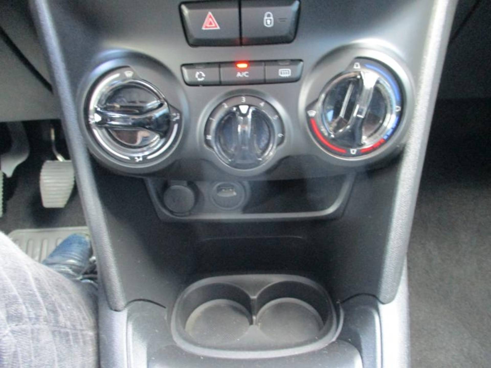 Peugeot 208 1.5 BlueHDi Active, Airco, App Connect, Cruise control, Elektrische ramen en spiegels , Licht metalen velgen, Inclusief BOVAG garantie - 22/25