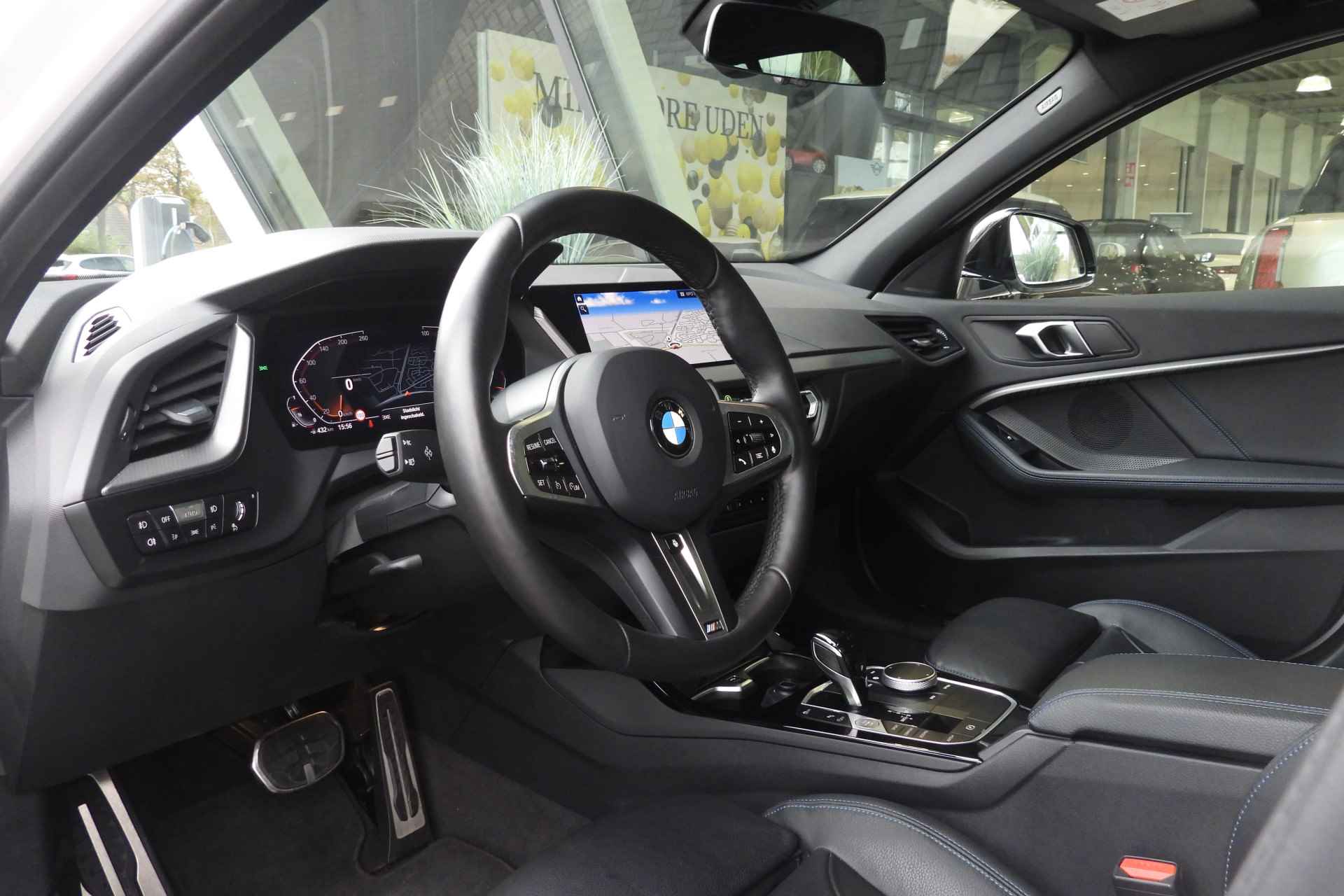 BMW 1-serie 120i High Executive M Sport Automaat / Panoramadak / Sportstoelen / Adaptieve LED / Comfort Access / Head-Up / M Sportonderstel / Parking Assistant - 14/41