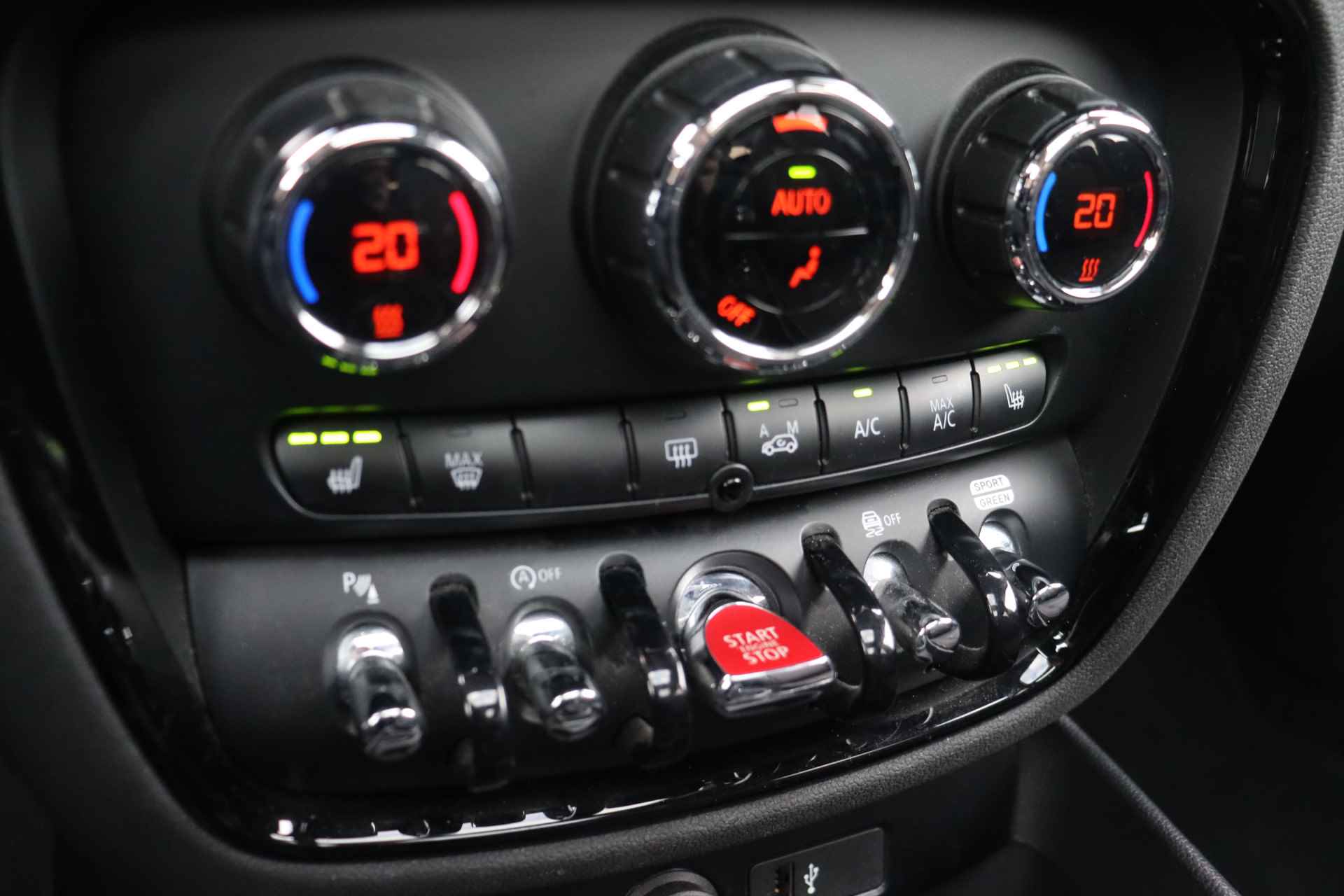 MINI Clubman Cooper Salt / Panoramadak / Active Cruise Control / LED / Stoelverwarming / Park Assistant / Harman-Kardon - 18/33