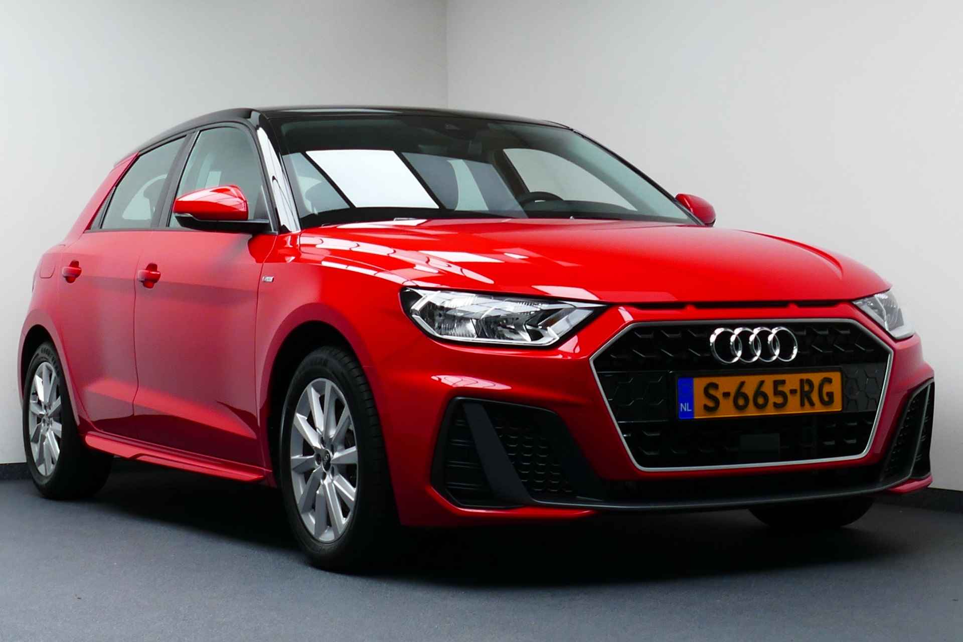 Audi A1 Sportback 30 TFSI S edition. Zwart Dak, Virt Cockpit, Navi, Clima, Stoelverw - 2/39