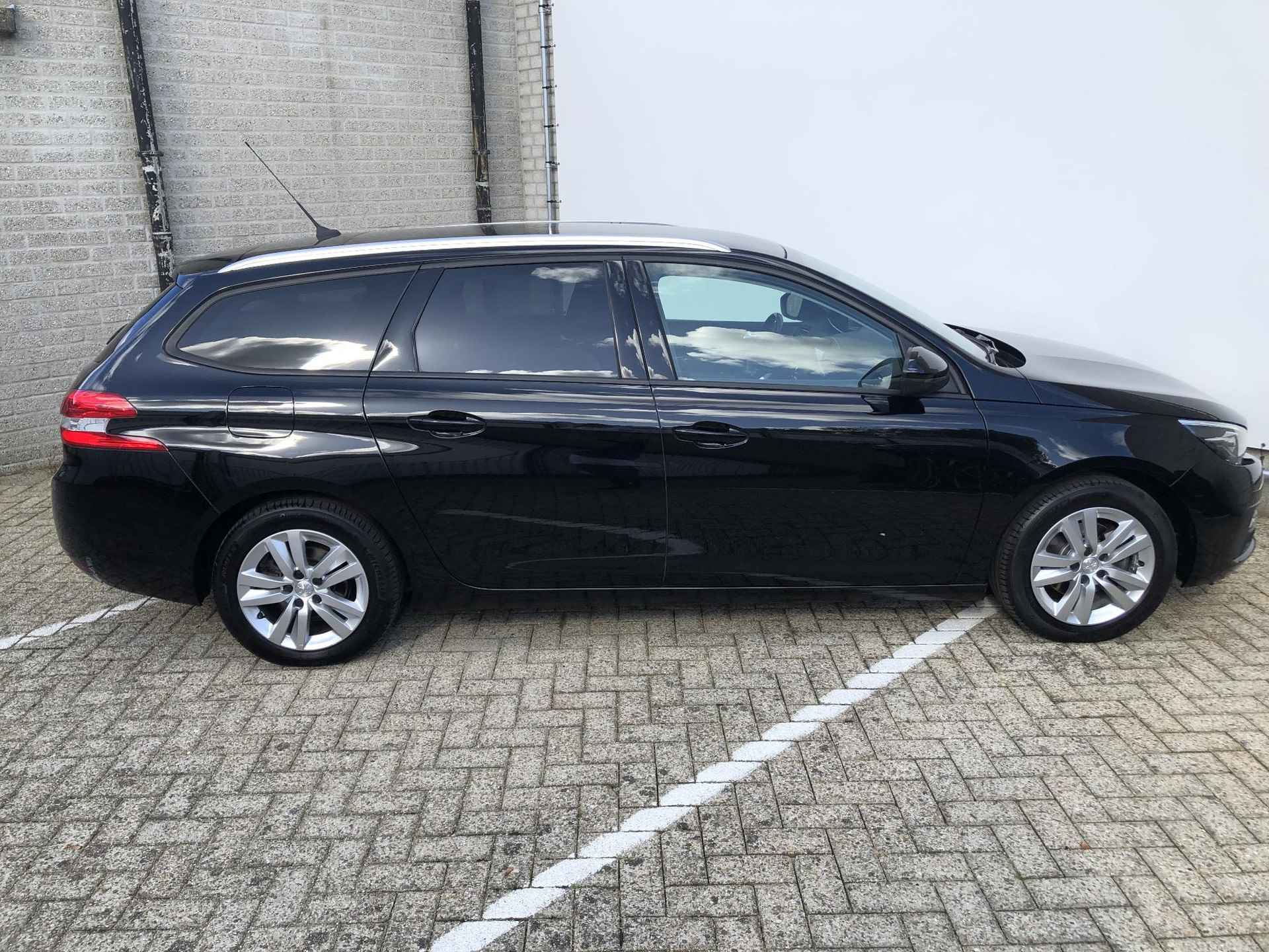 Peugeot 308 SW 1.2 PureTech Blue Lease Executive | Leder | Stoelverwarming | Panoramadak | Camera | Navigatie - 8/25