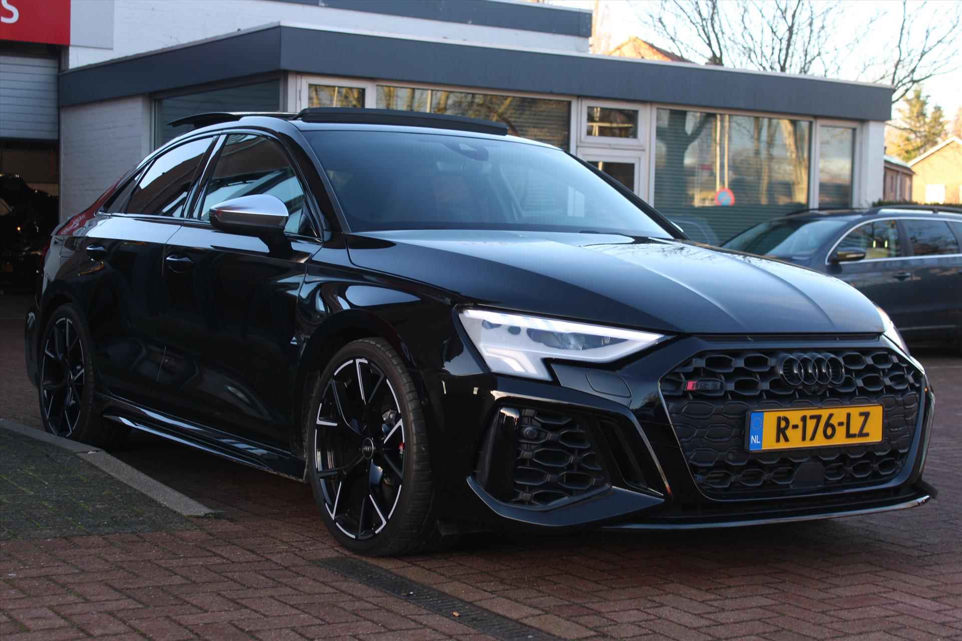 Audi Rs3 Quattro Sedan 400PK Black | B&O | Vol-Led | Schuifdak | Adaptive | Virtual | Stoelverwarming | Park-Assist | Alcantara | Navigatie | - 7/31