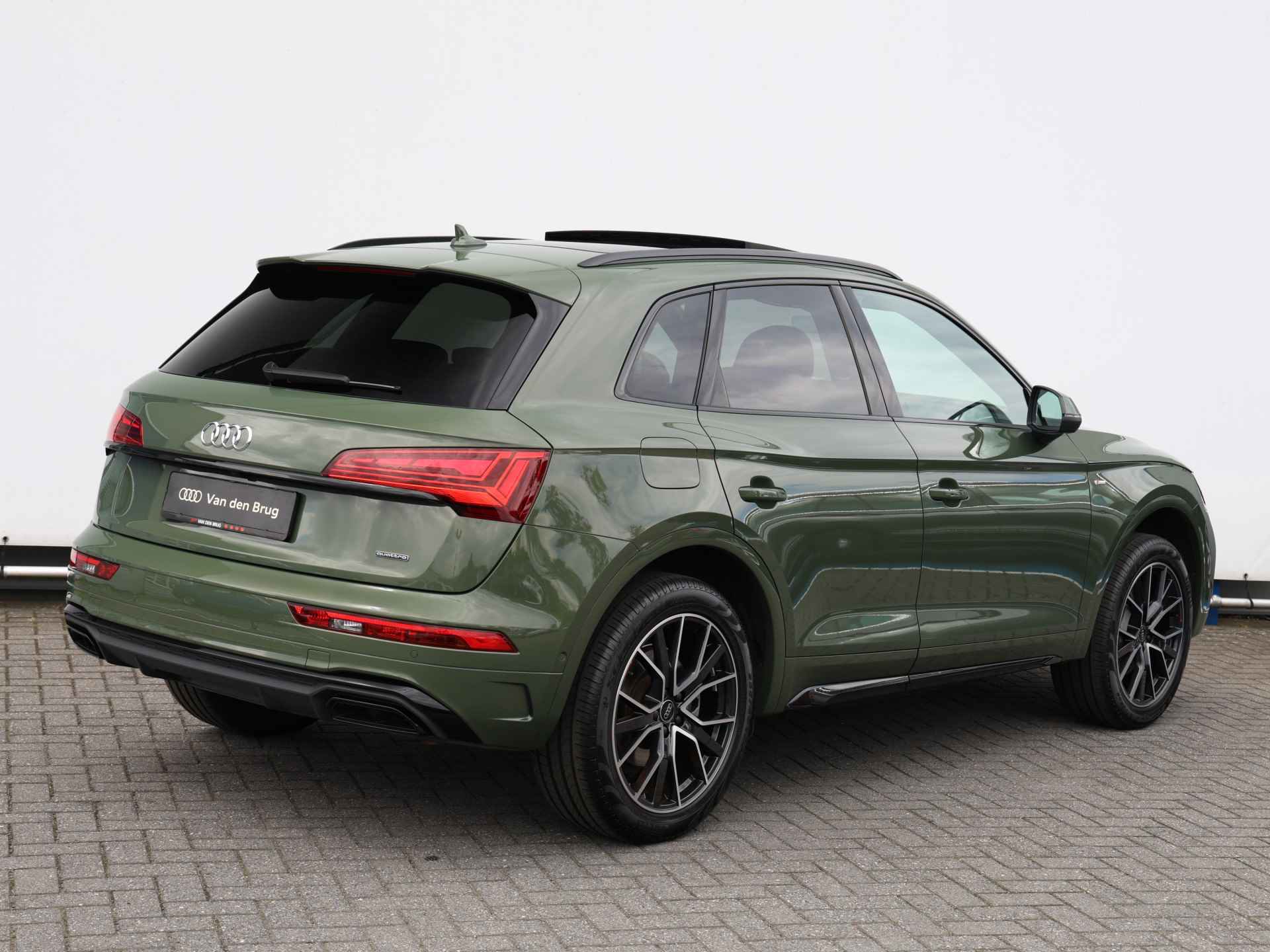 Audi Q5 50 TFSI e S edition Competition 299pk | Pano | B&O | 360° camera | 20" Velgen | Trekhaak | Adaptive Cruise | Matrix LED - 5/61